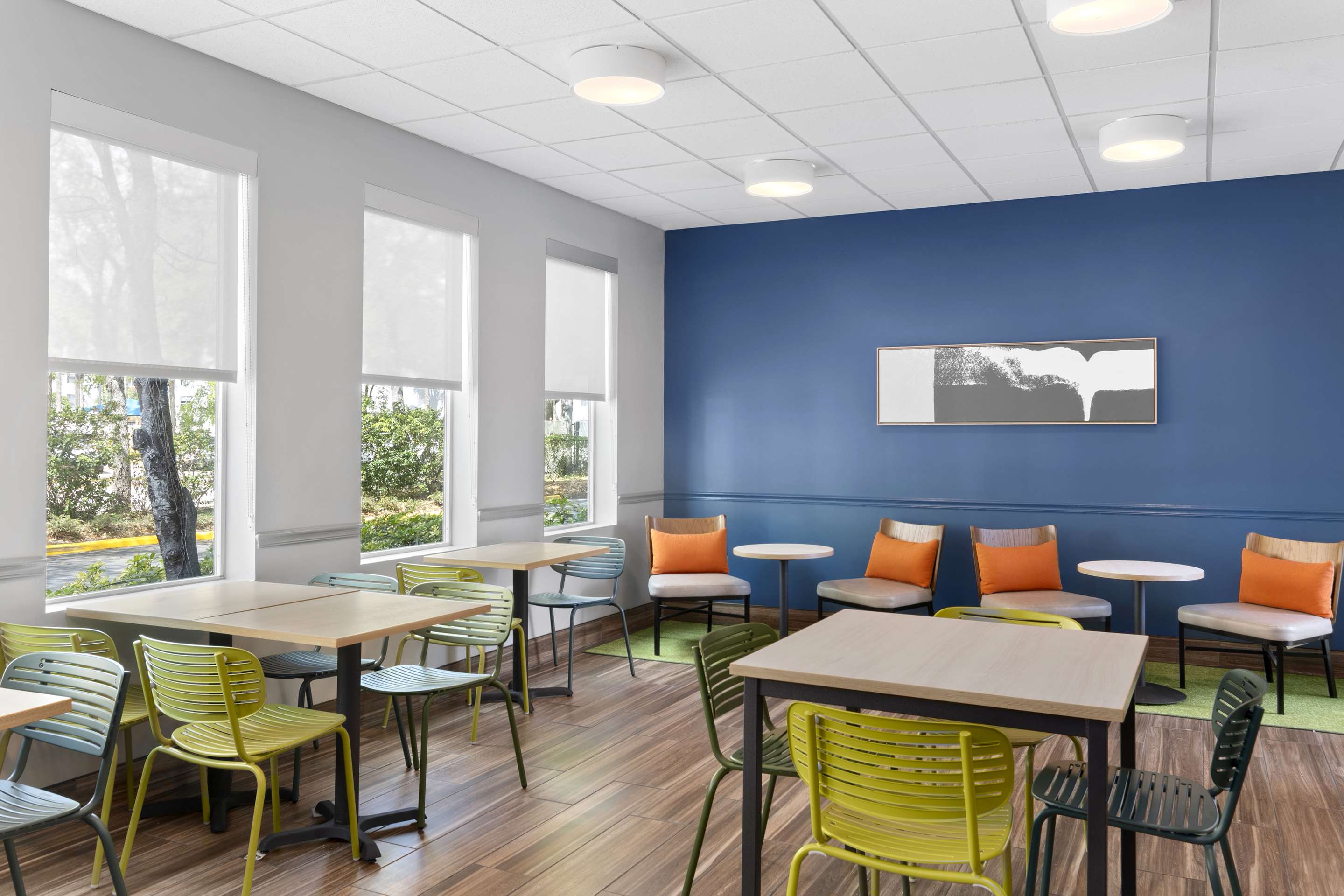 Lobby | Spark by Hilton Orlando near SeaWorld