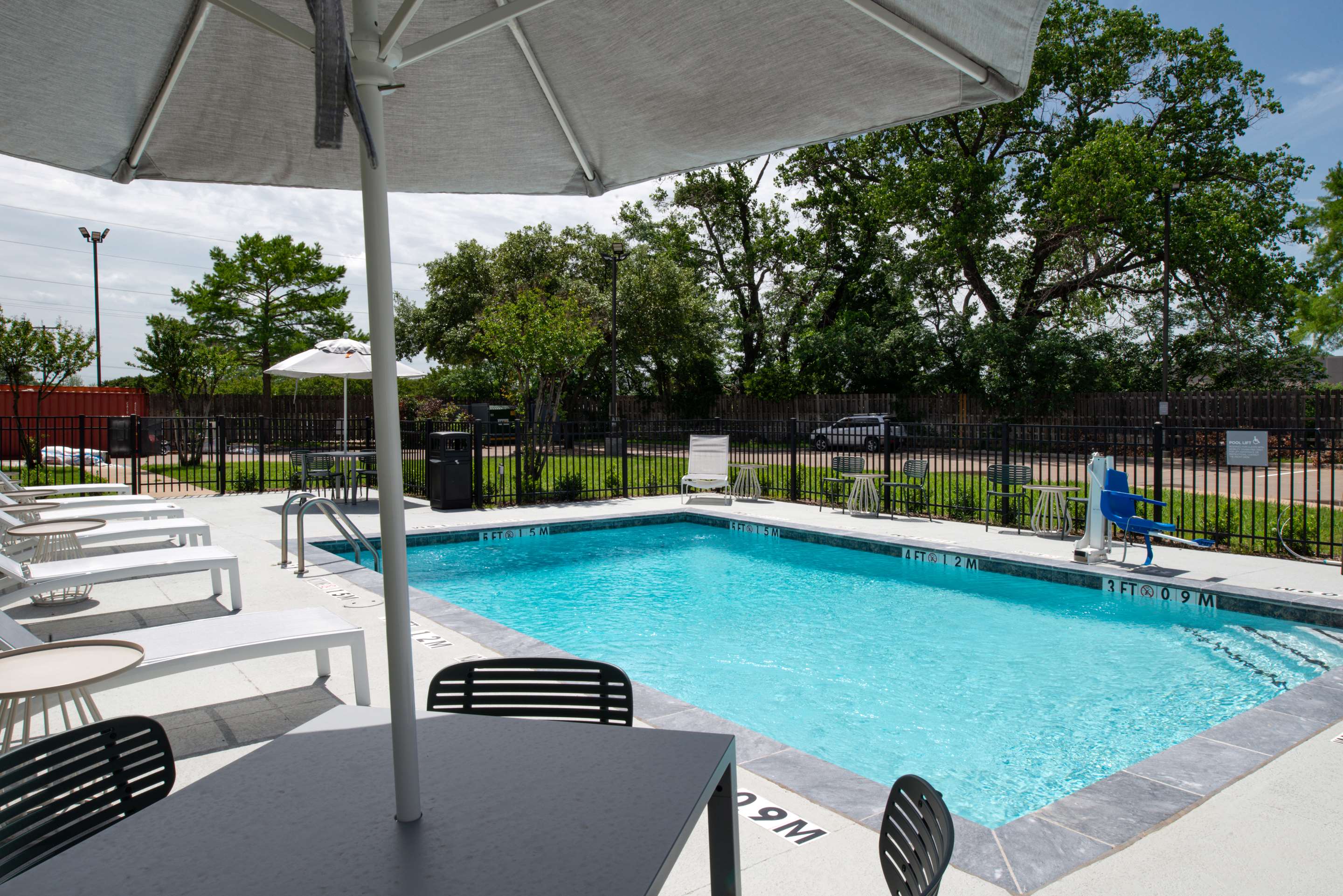Pool | Spark by Hilton Dallas Market Center