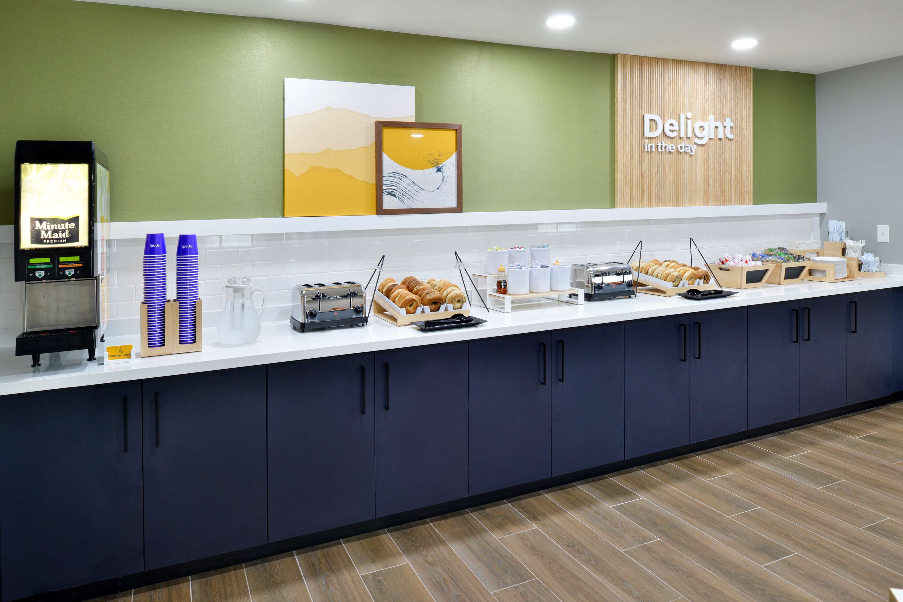 Breakfast Area | Spark by Hilton Dallas Market Center