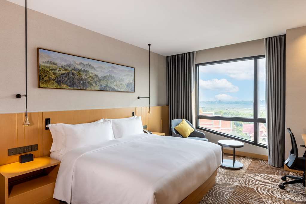 DOUBLETREE BY HILTON VIENTIANE-guestroom-Guest Room,On-Site.jpg