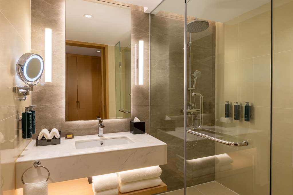DOUBLETREE BY HILTON VIENTIANE-guestroom-Guest Room,Bathroom,On-Site.jpg