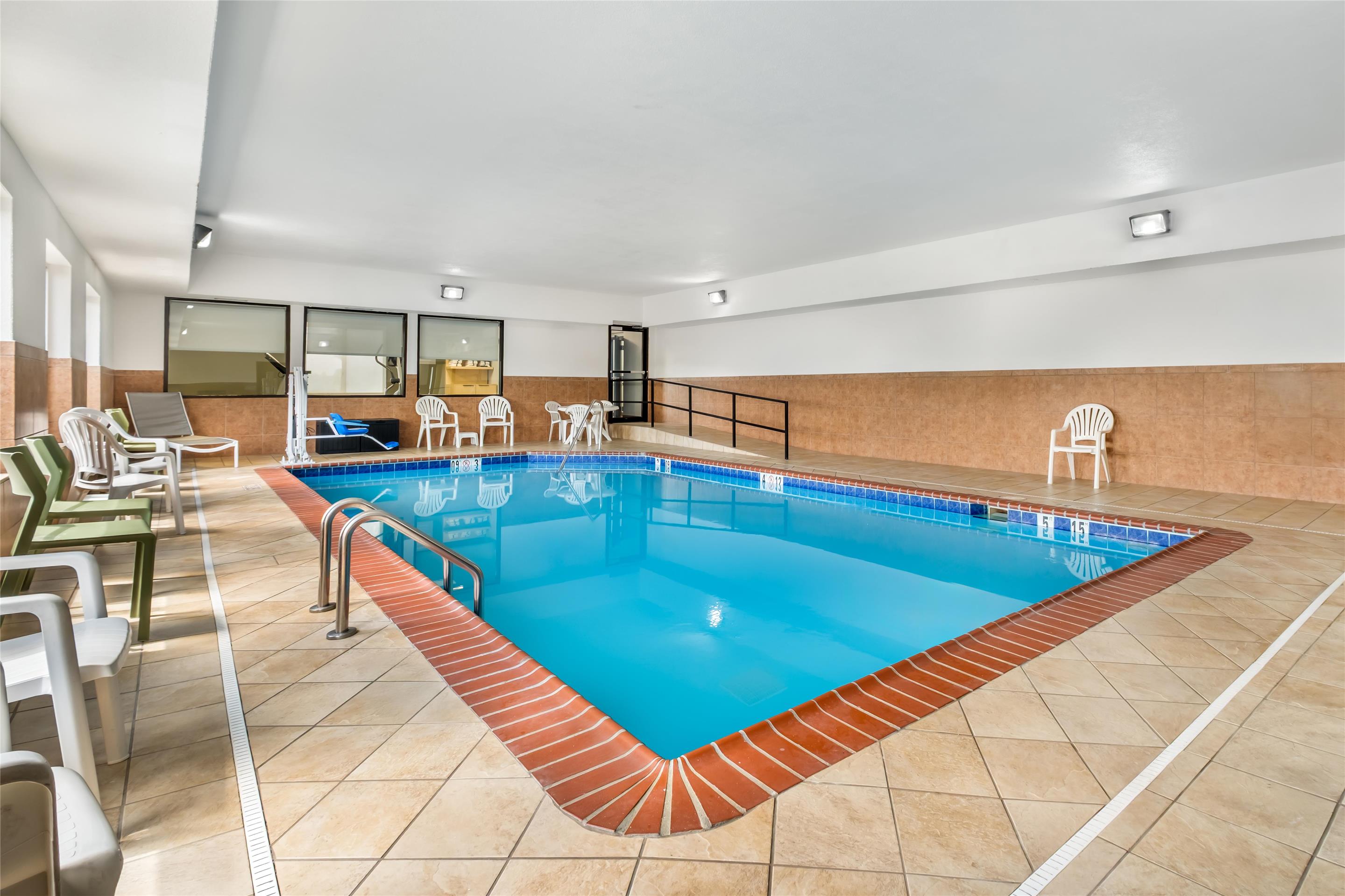 Pool | Spark by Hilton Shepherdsville Louisville South