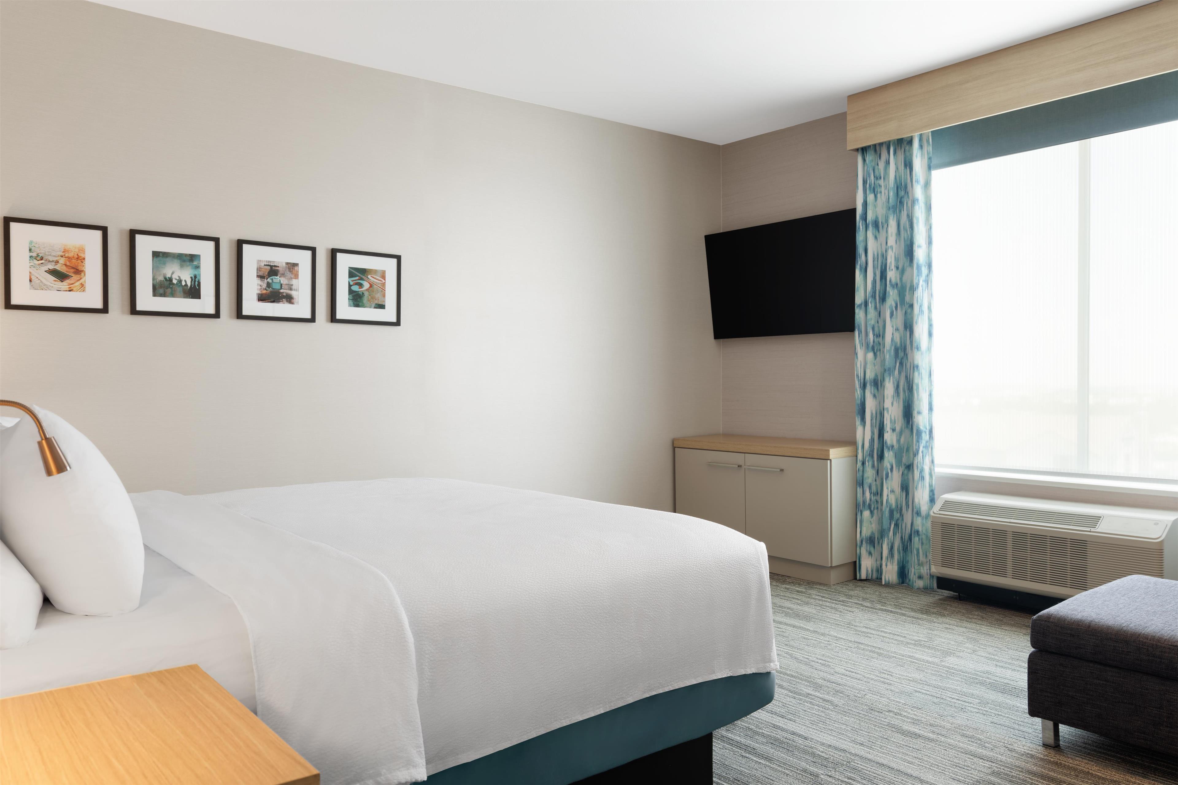 Hilton Garden Inn Austin Central Room Type - 1 KING BED