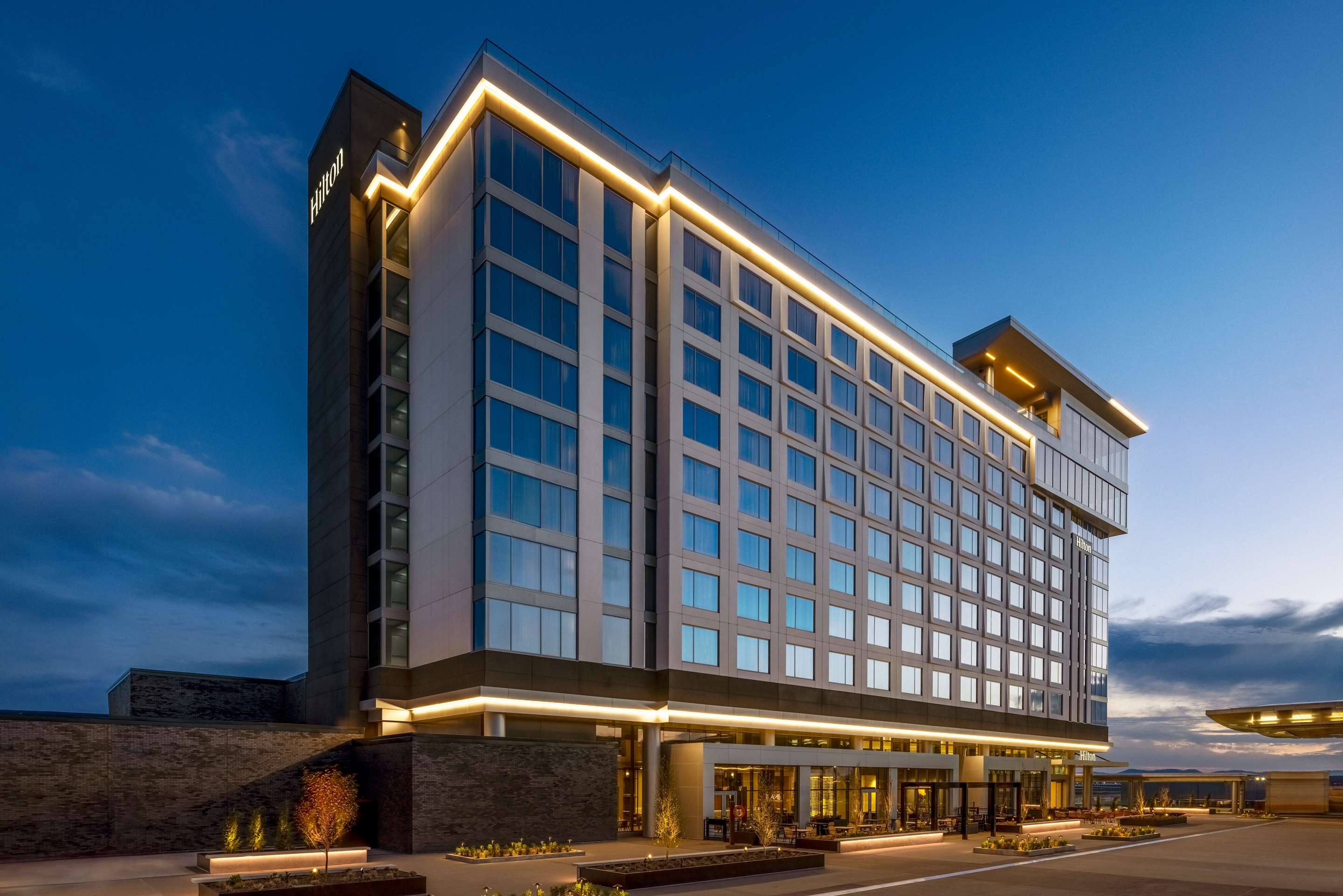 Exterior | Hilton BNA Nashville Airport Terminal