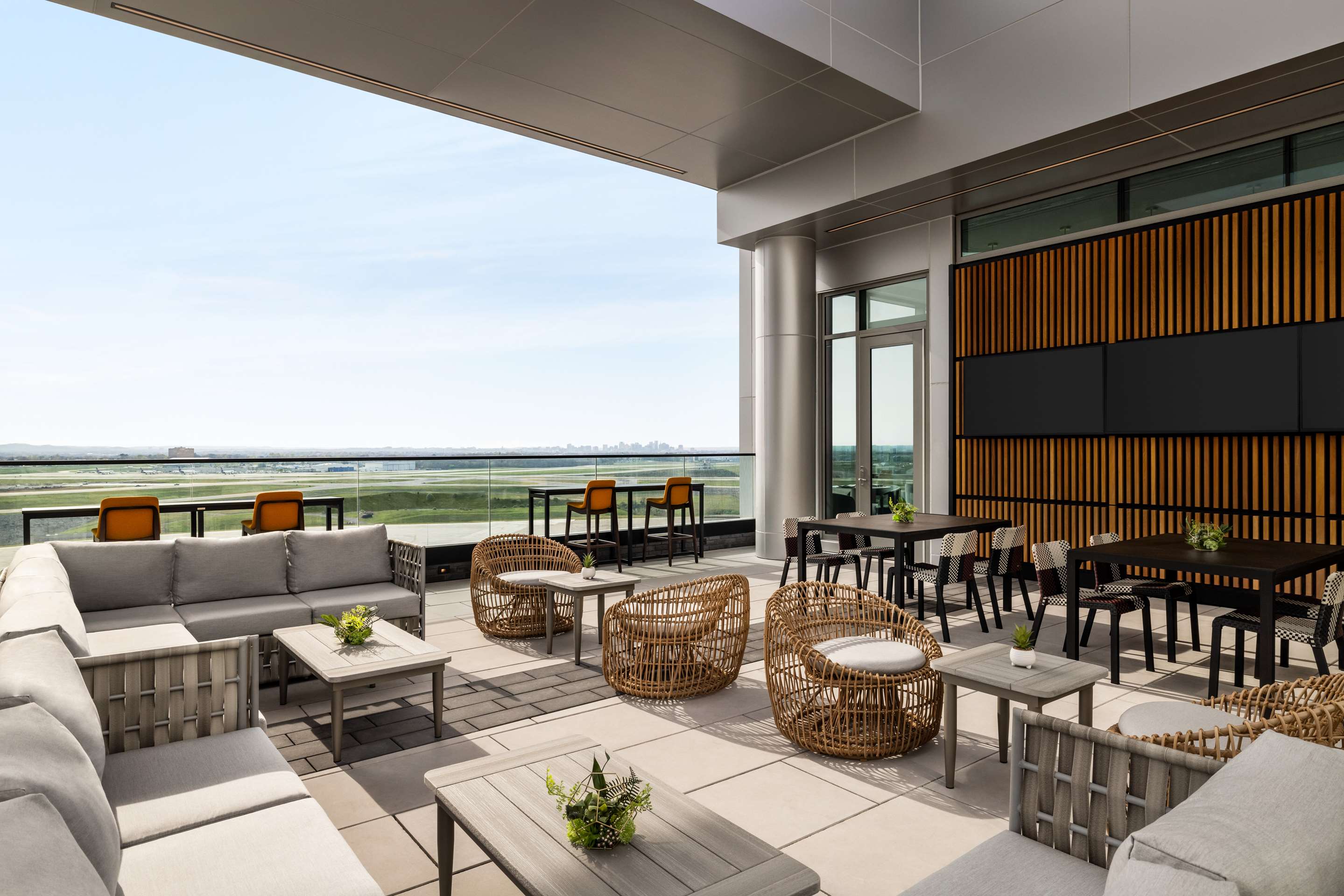 BarLounge | Hilton BNA Nashville Airport Terminal