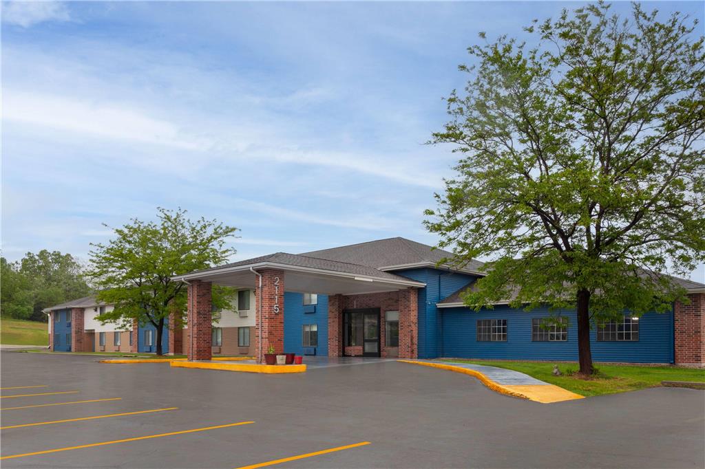 AmericInn by Wyndham Reedsburg