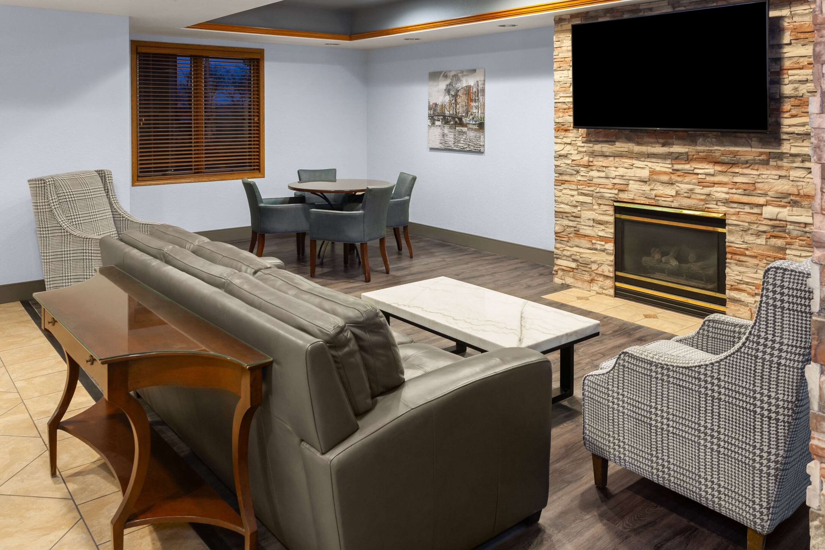 Lobby | Links Bos Landen Hotel & Spa of Pella, Trademark by Wyndham