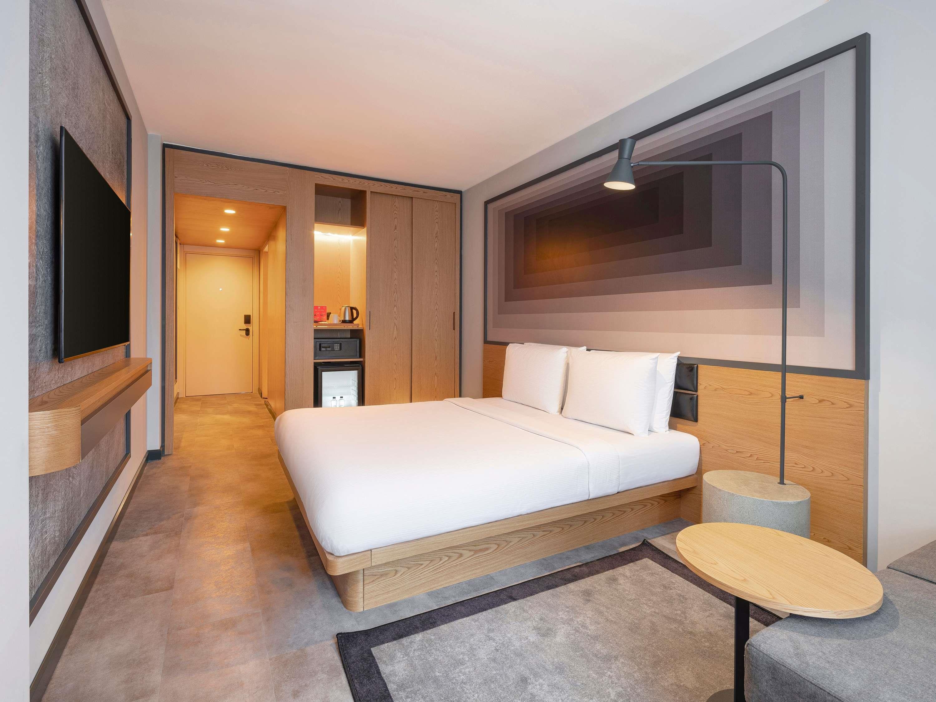 ibis Istanbul Sisli Room Type - SUPERIOR ROOM WITH 1 QUEEN BED WITH COURTYARD VIEW