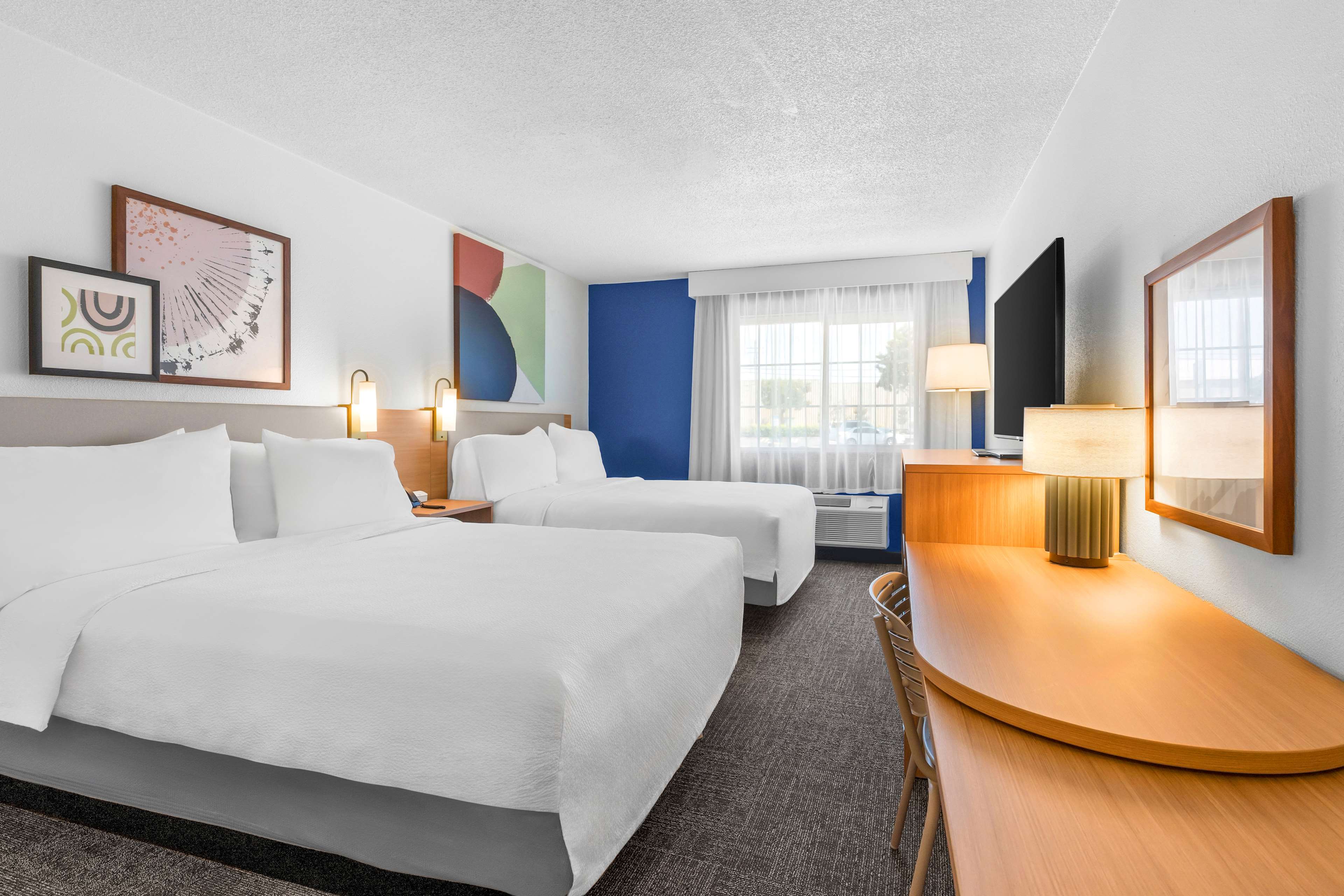 Spark by Hilton Modesto Room Type - 2 QUEEN BEDS