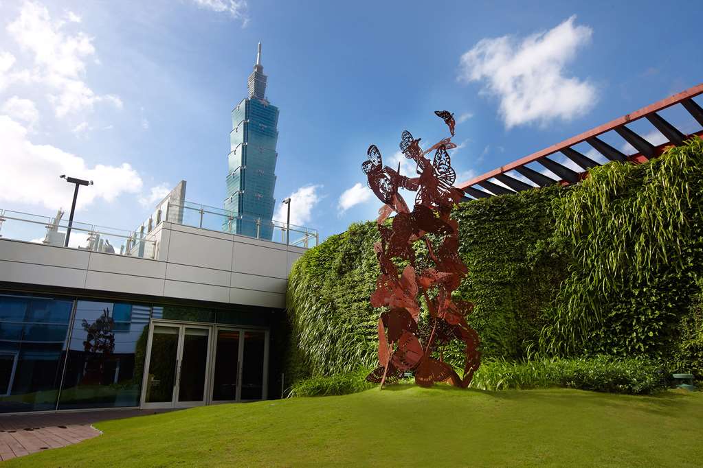 Humble House Taipei Curio Coll by Hilton