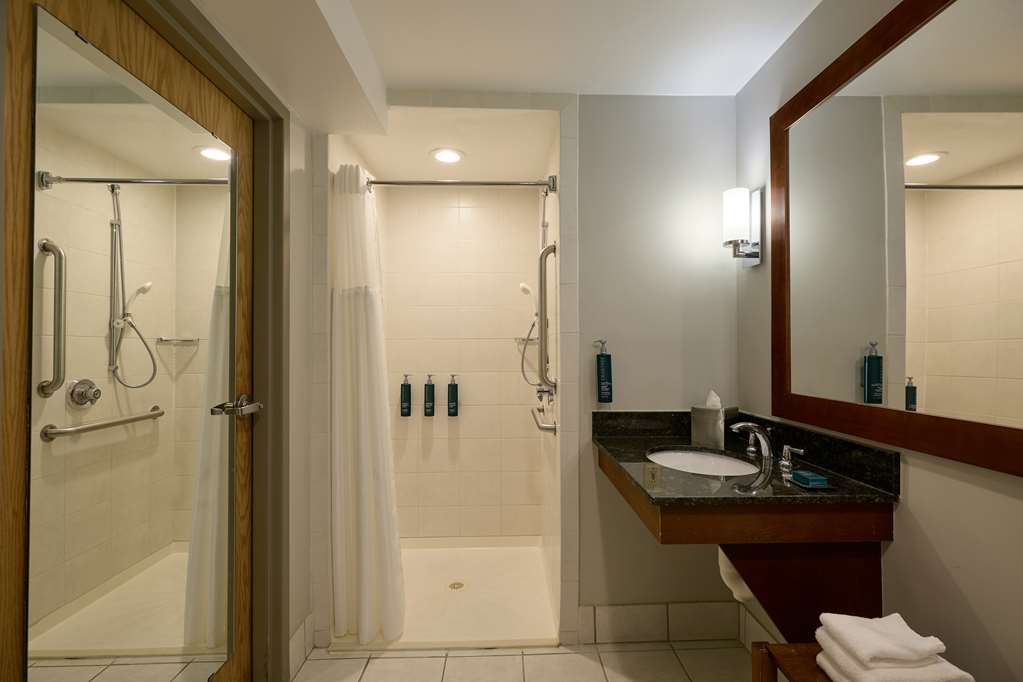 DoubleTree by Hilton Minneapolis Airport, MN - Tap to explore photos