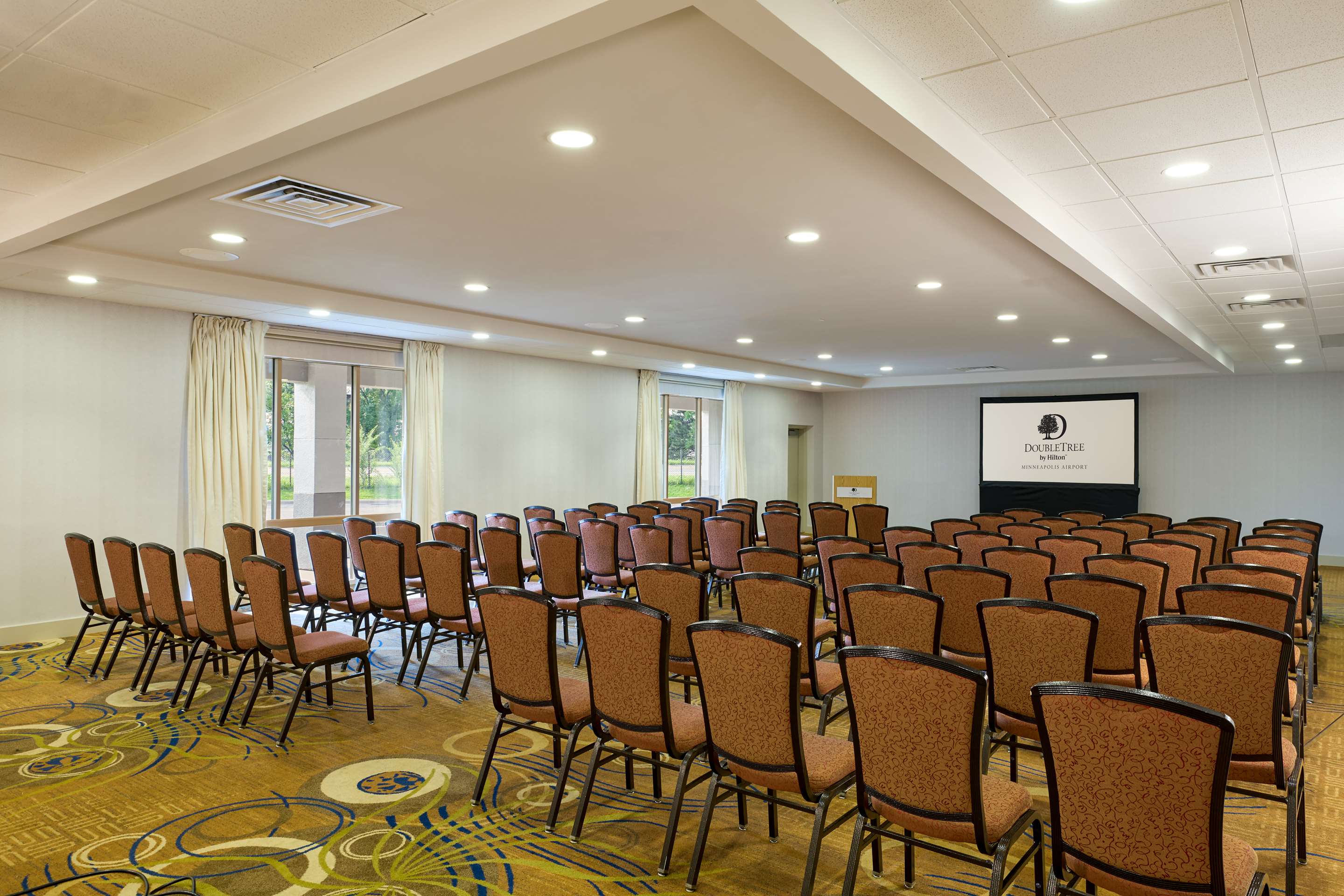 Meeting Room | DoubleTree by Hilton Minneapolis Airport, MN