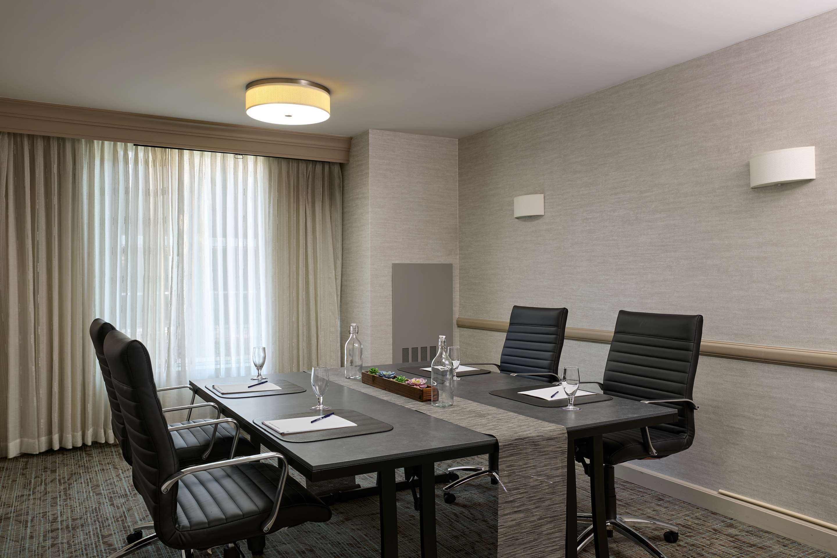 Meeting Room | DoubleTree by Hilton Minneapolis Airport, MN