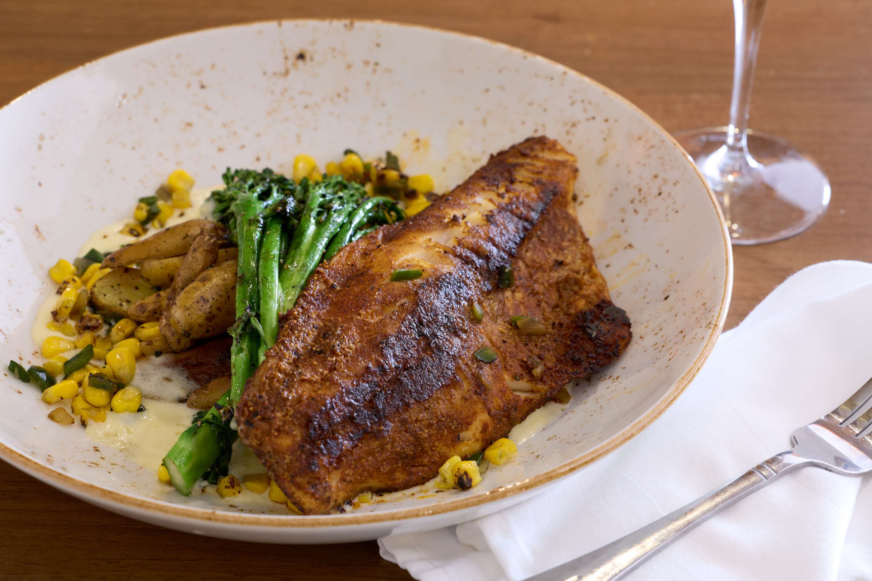 Restaurant | DoubleTree by Hilton Minneapolis Airport, MN