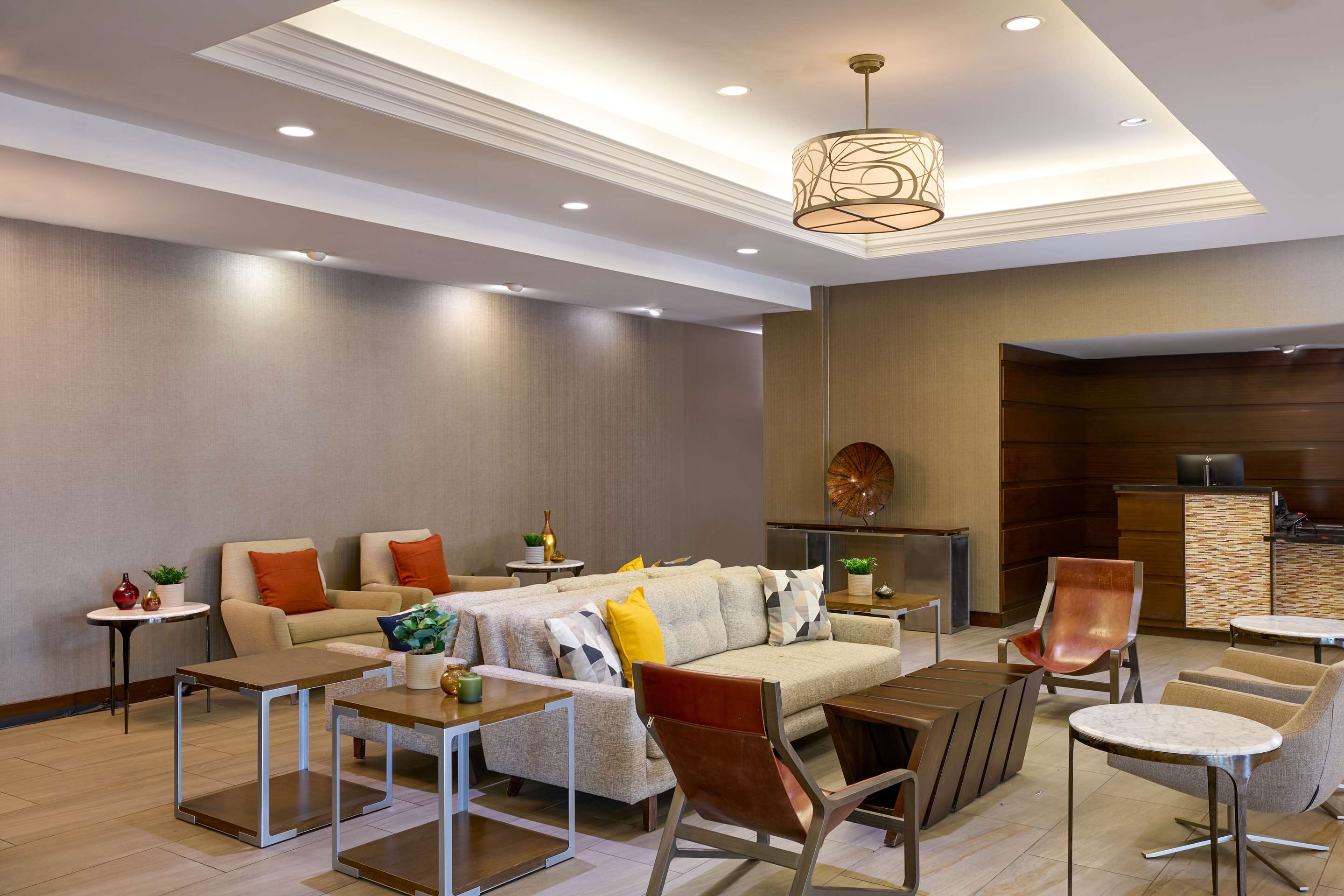 Lobby | DoubleTree by Hilton Minneapolis Airport, MN