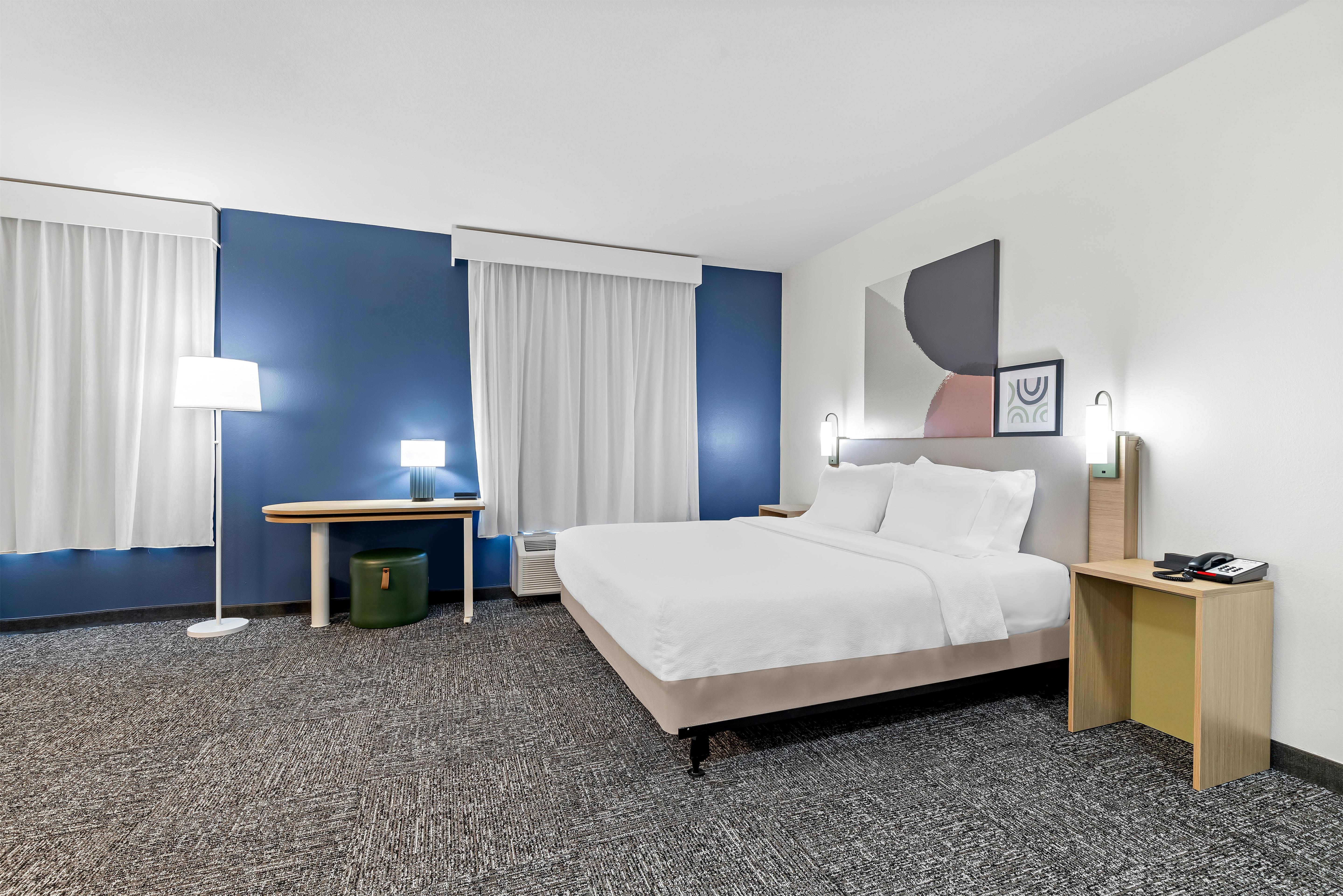 Spark by Hilton Redlands Room Type - 1 KING MOB HR ACC RI SHWR