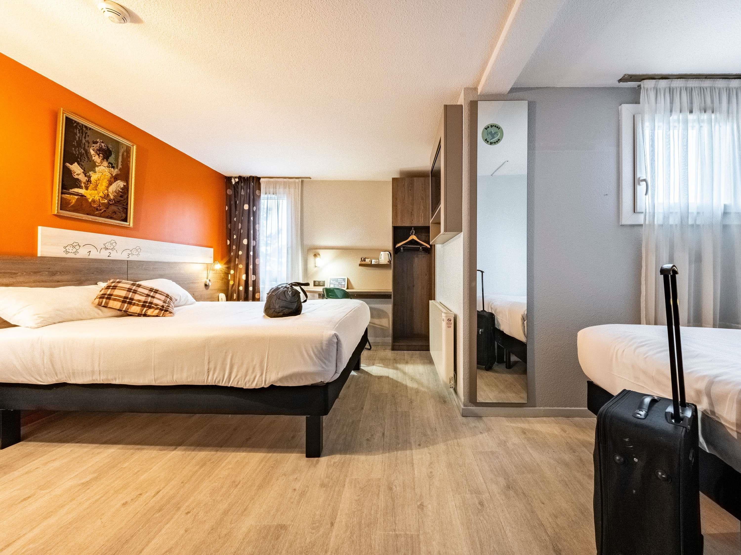 Hotel Massieux Lyon Nord - Tap to explore photos