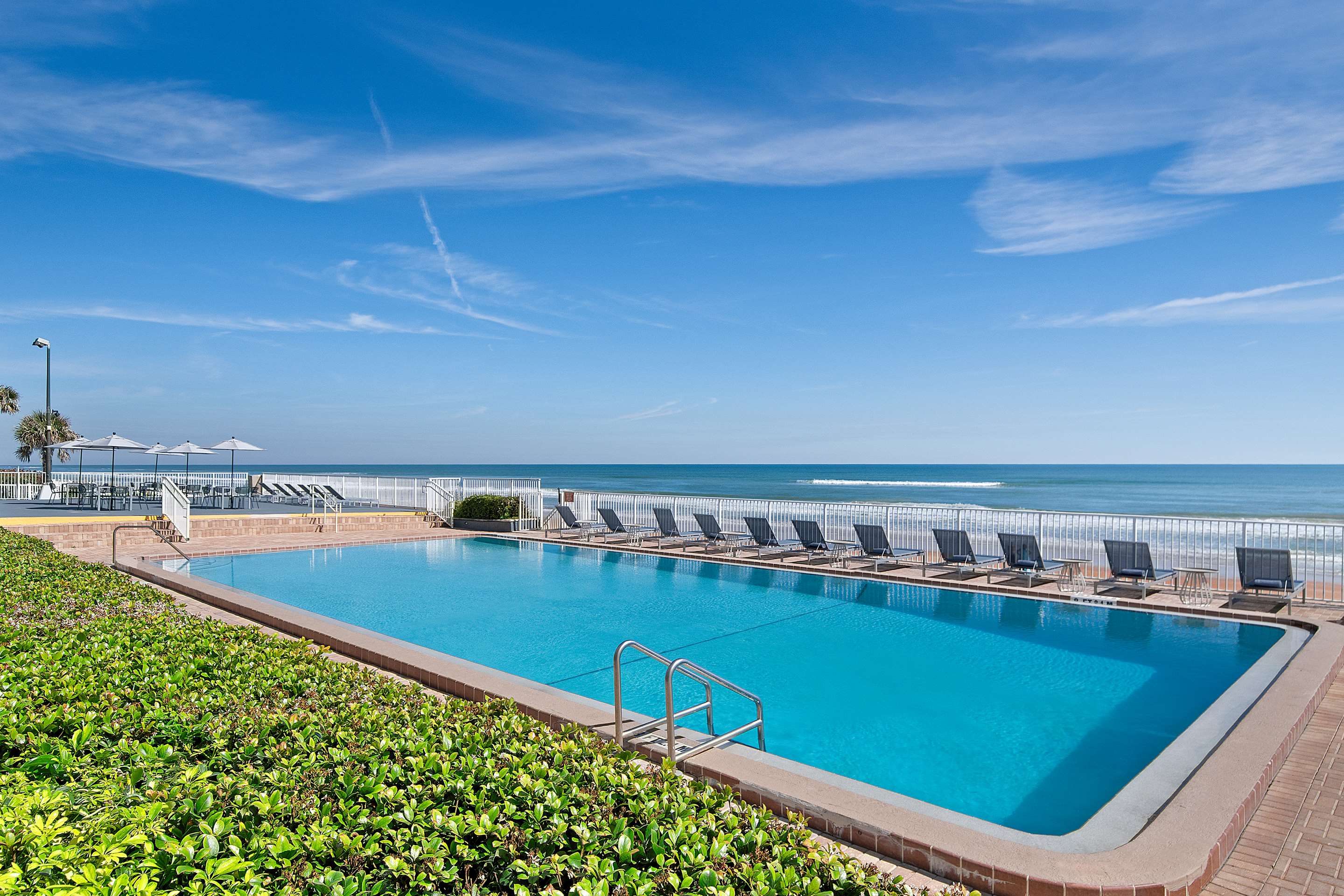 Pool | Spark by Hilton Ormond Beach Oceanfront