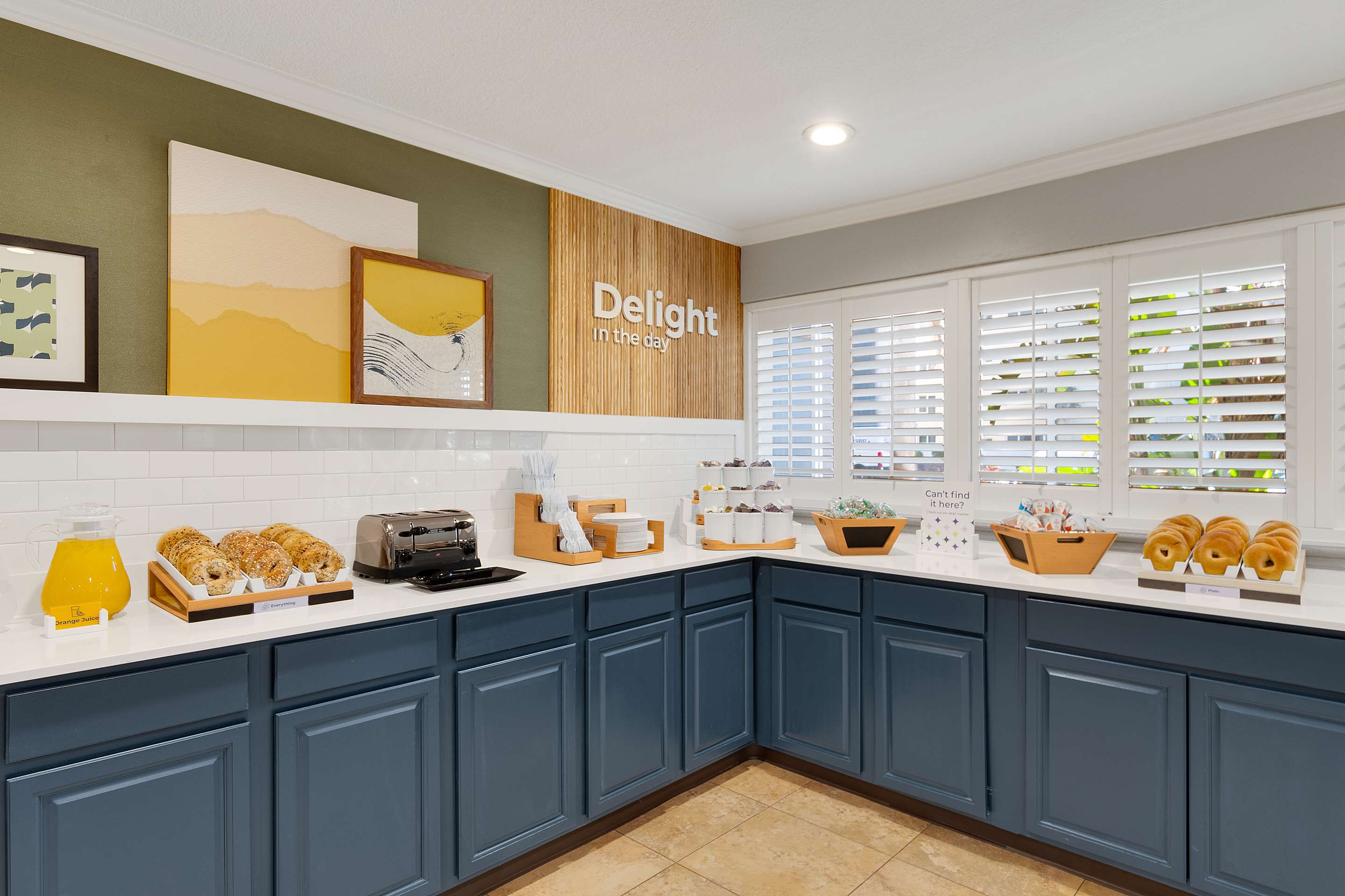 Breakfast Area | Spark by Hilton Ormond Beach Oceanfront