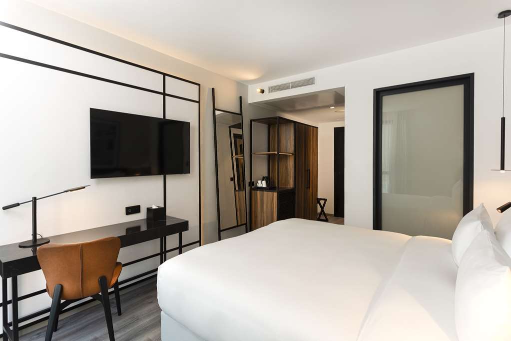 RADISSON HOTEL TUNIS CITY CENTER-guestroom-Guest Room,On-Site.jpg