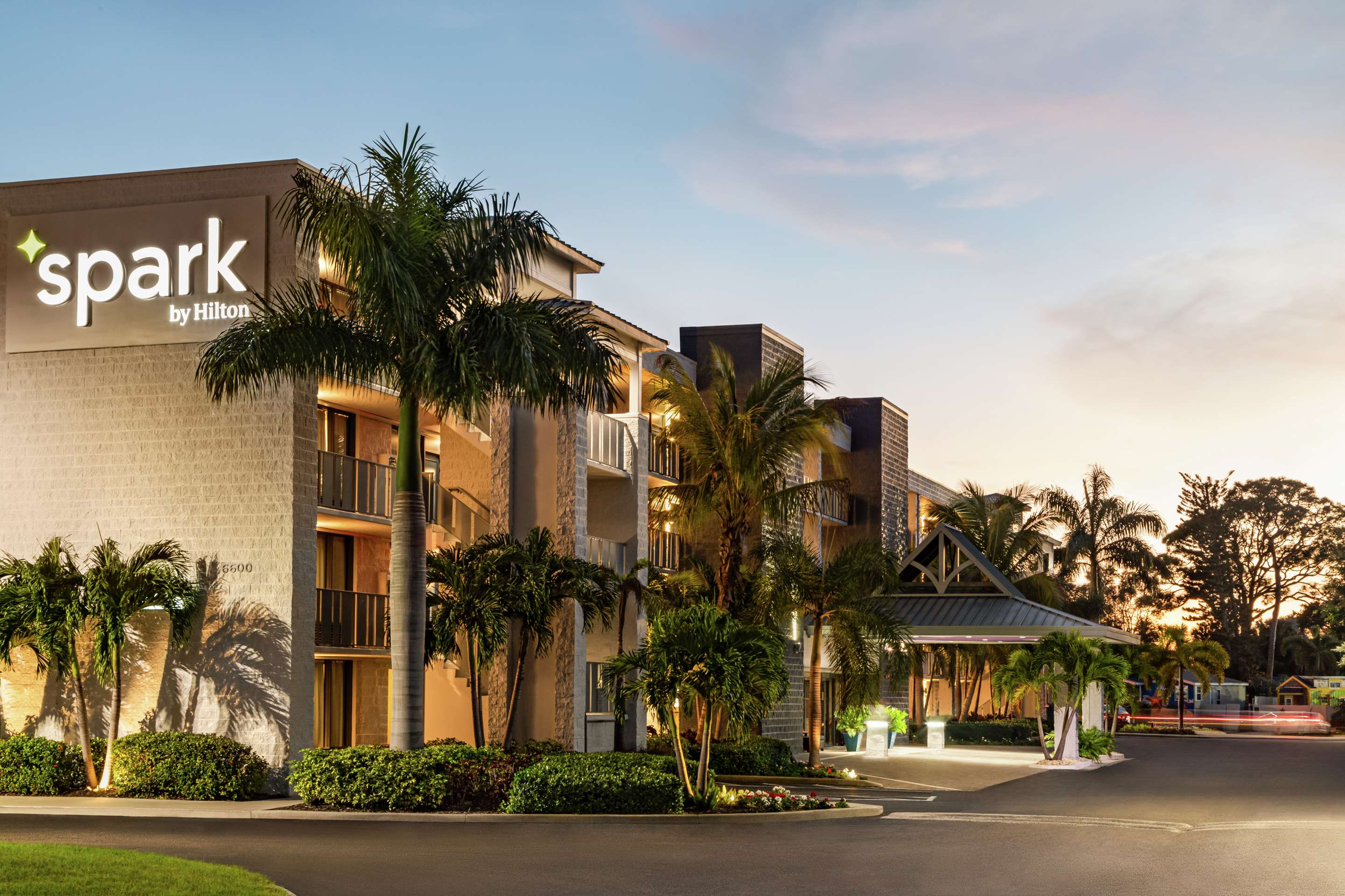 Exterior | Spark by Hilton Sarasota Siesta Key Gateway