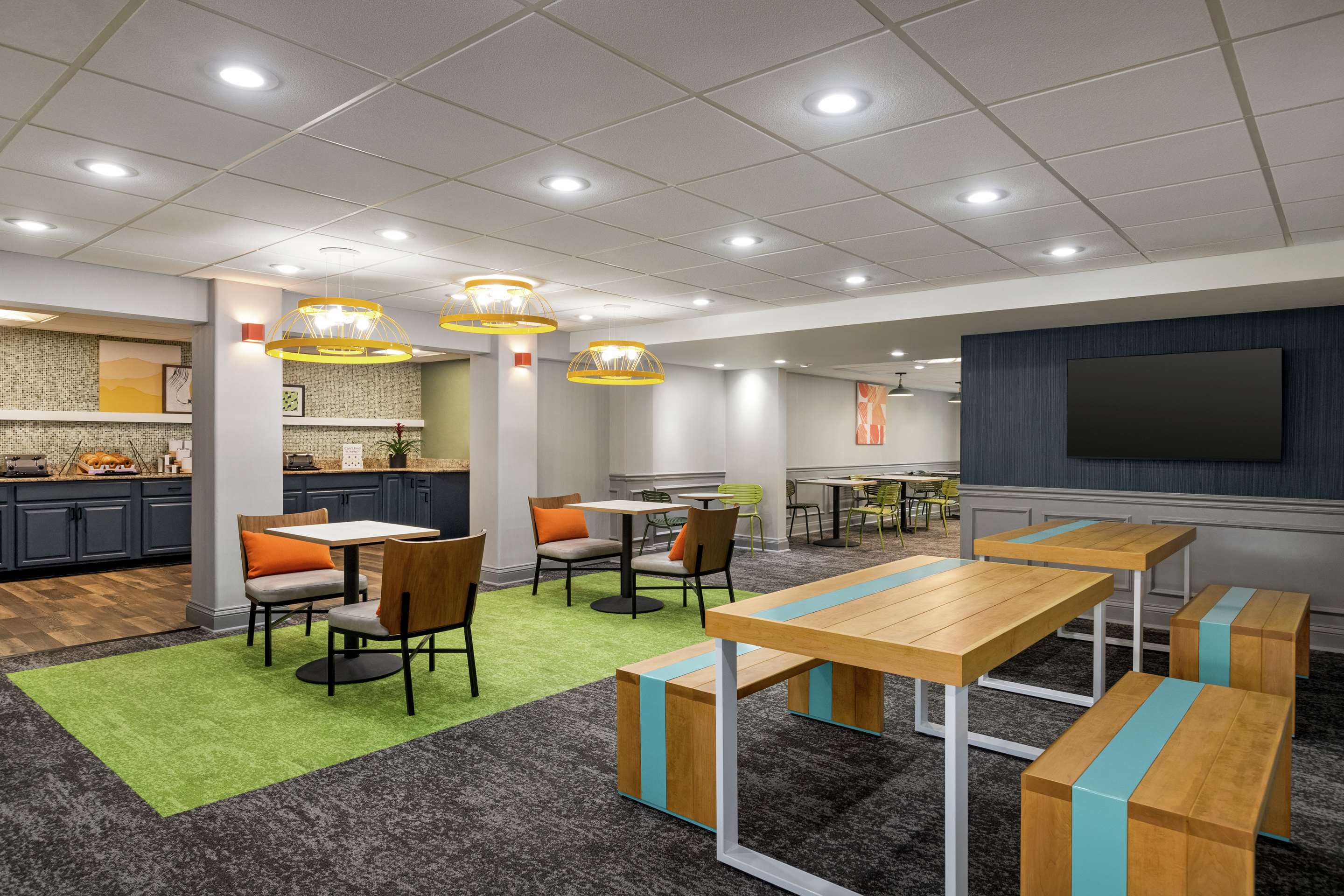 Breakfast Area | Spark by Hilton Sarasota Siesta Key Gateway