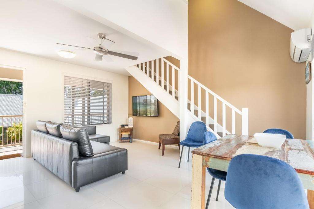 BYRON CENTRAL APARTMENTS-guestroom-Guest Room,On-Site.jpg