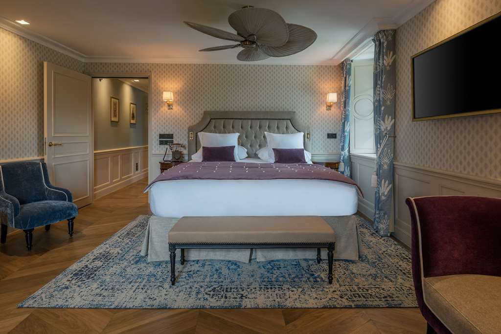 CHATEAU BRACHET-guestroom-Guest Room,Suite,On-Site.jpg