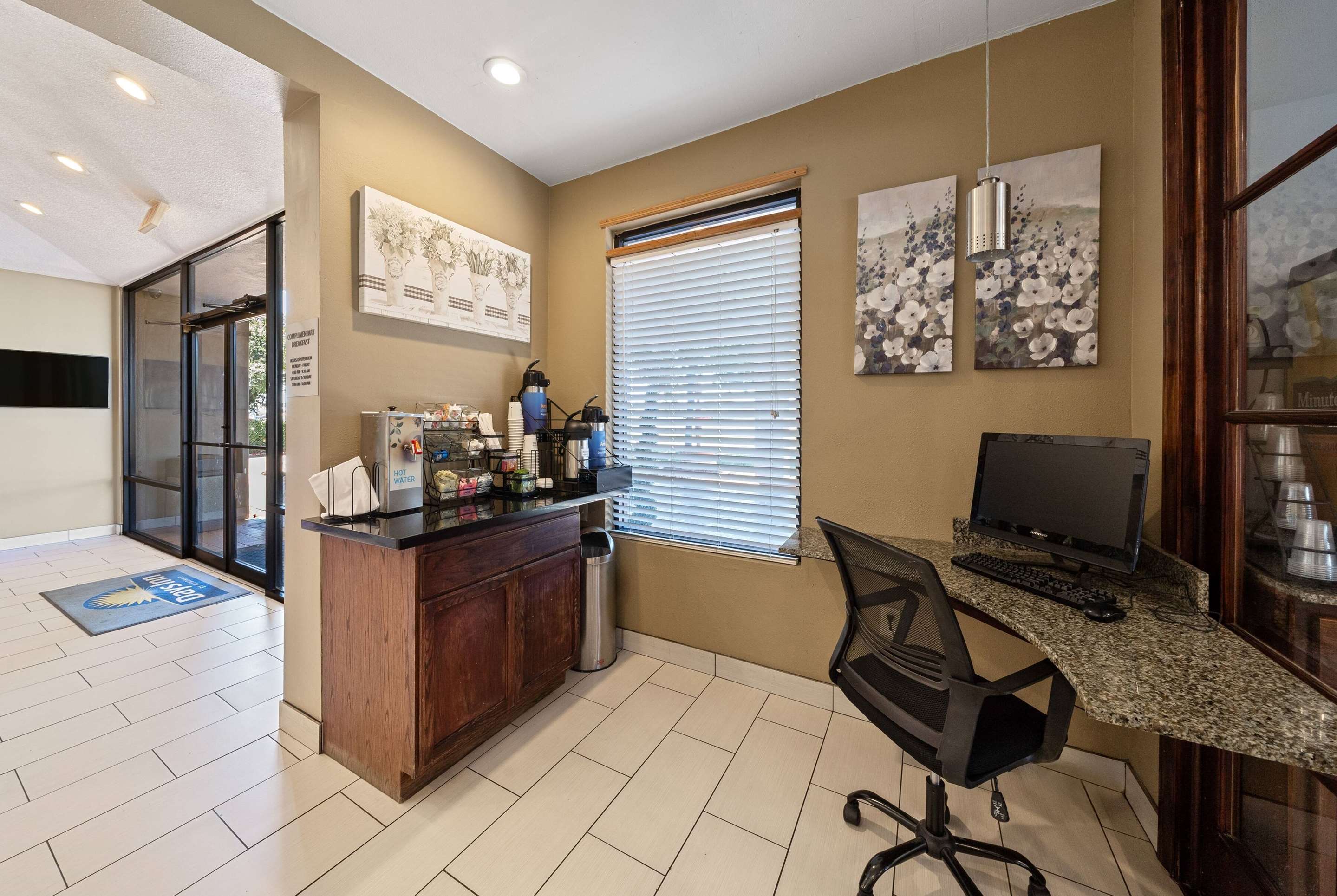 Business Center | Days Inn by Wyndham Round Rock