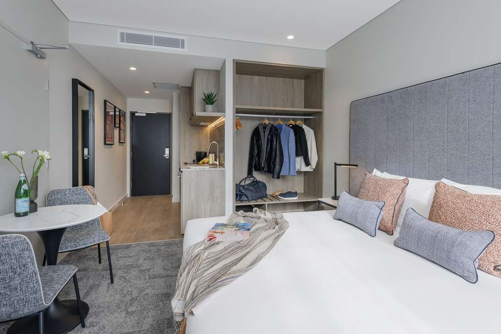 PUNTHILL MAITLAND-guestroom-Guest Room,Suite,On-Site.jpg