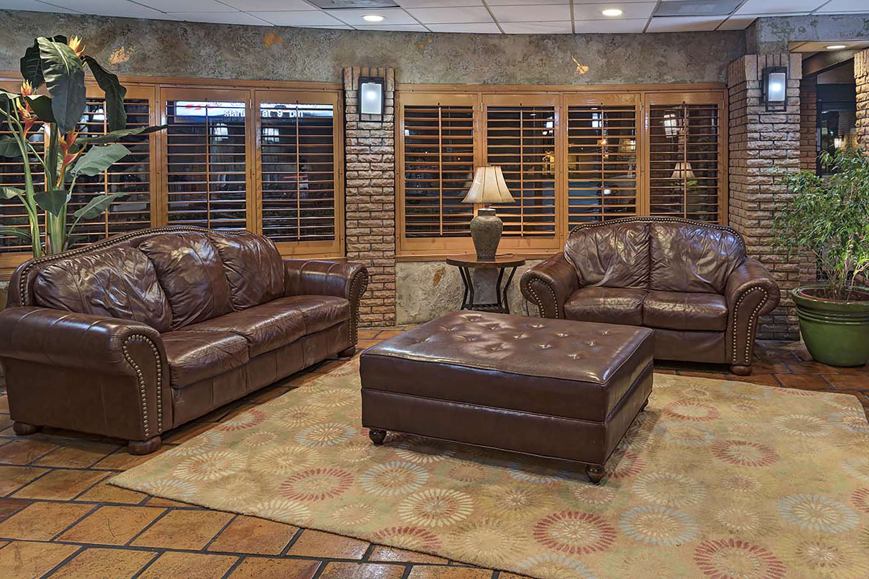 Lobby | Stevens Inn a Howard Johnson by Wyndham