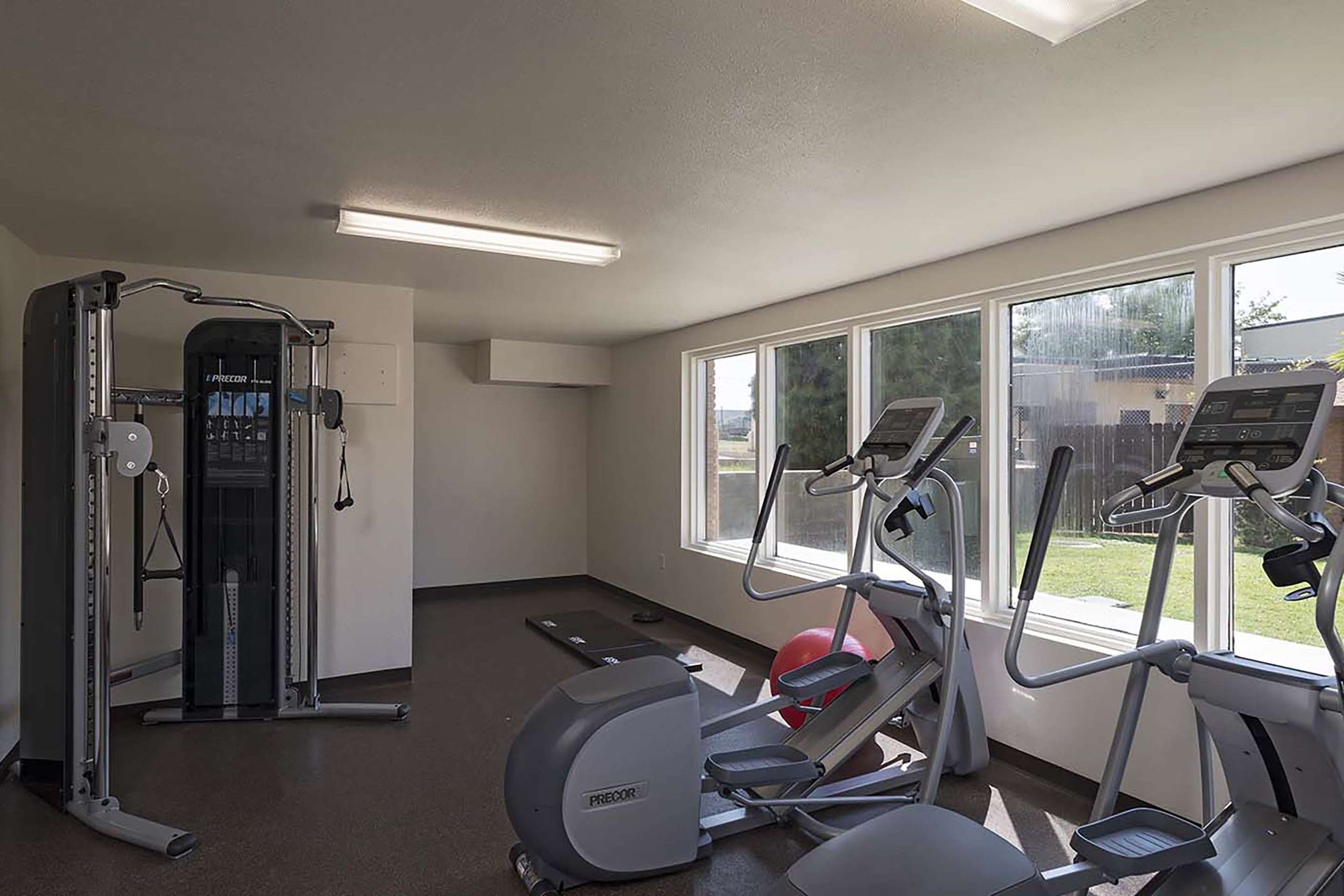 Health club fitness center gym | Stevens Inn a Howard Johnson by Wyndham
