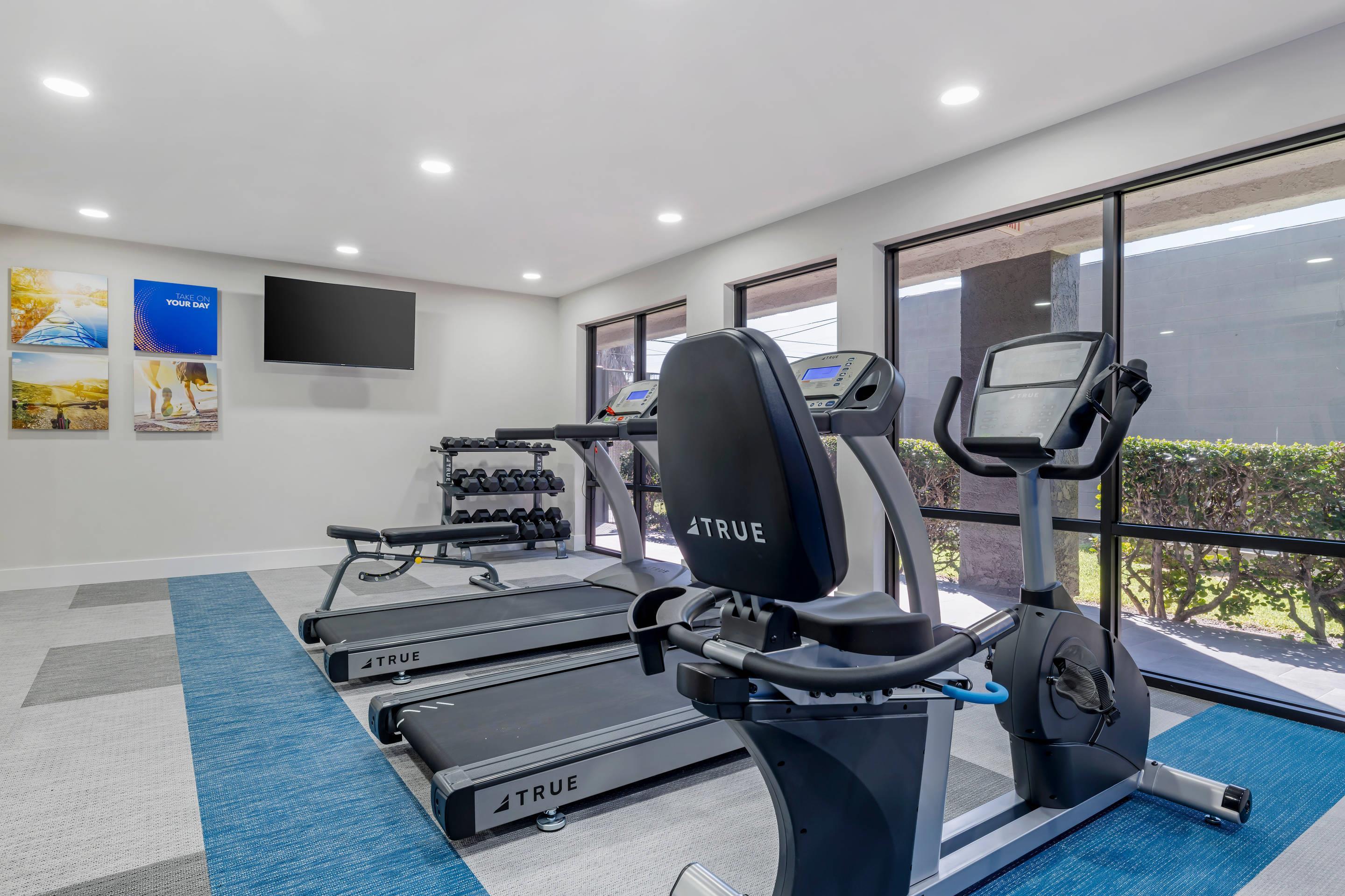 Exercise room | Comfort Inn Sea World Area