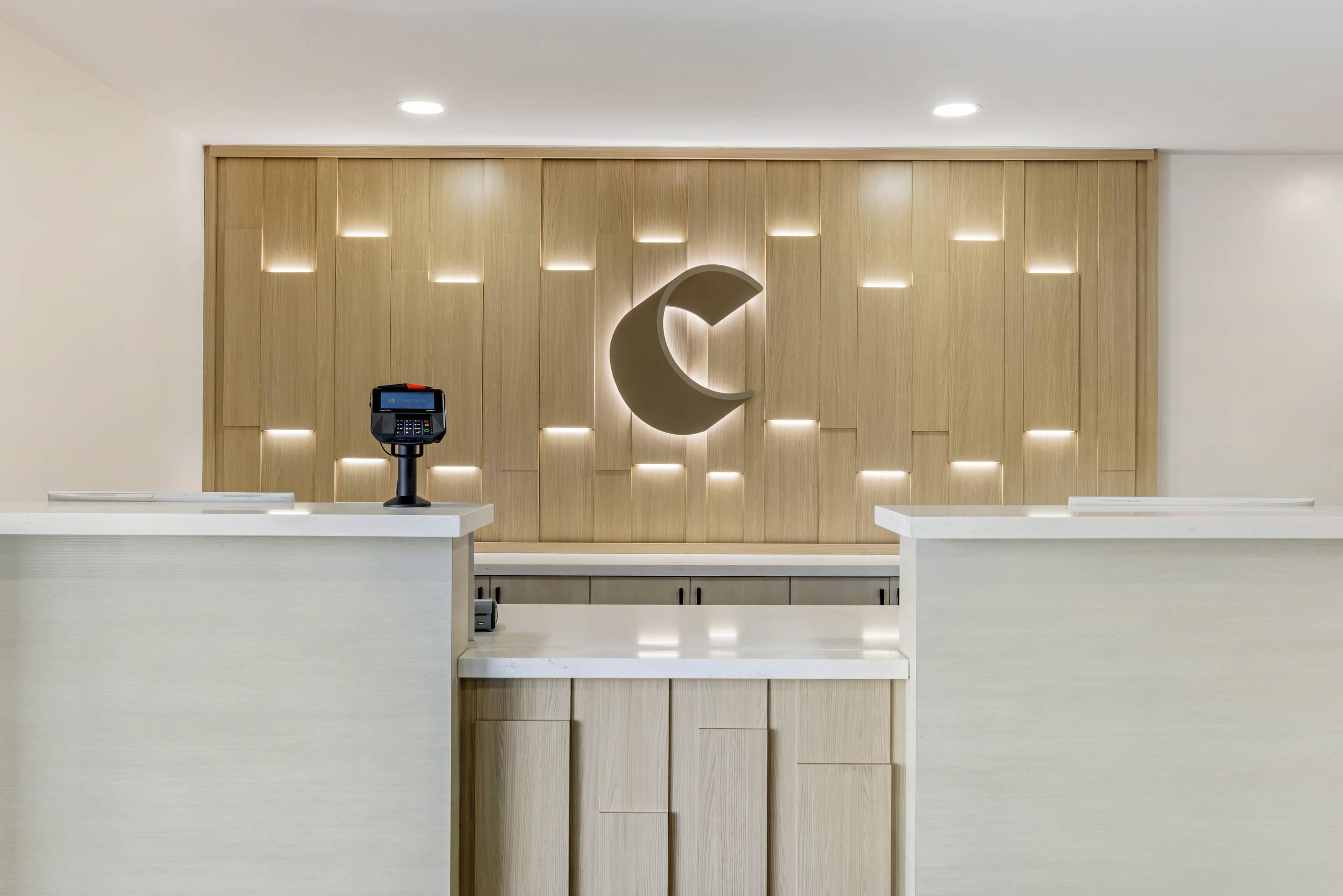 Front desk | Comfort Inn Sea World Area
