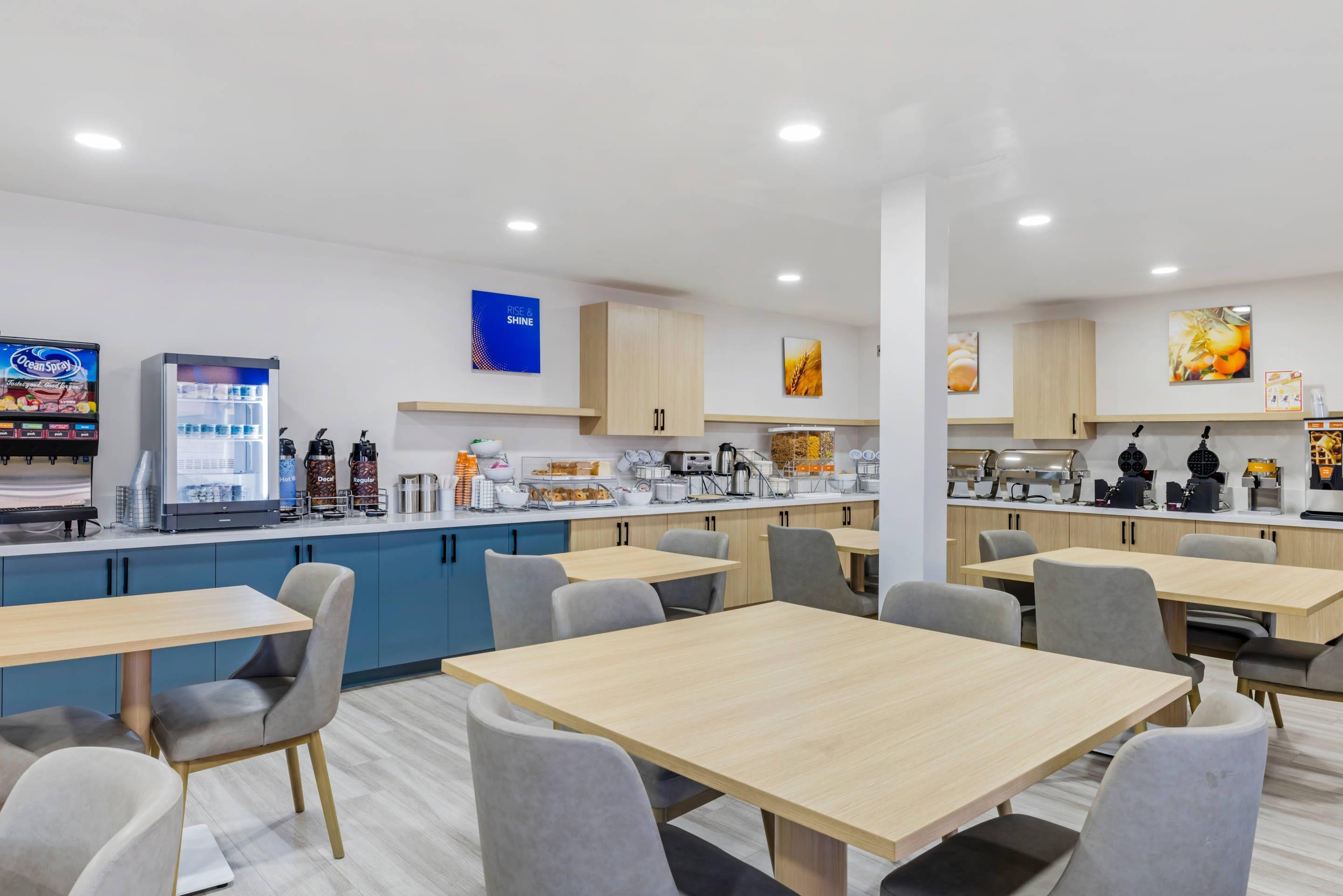 Breakfast area | Comfort Inn Sea World Area