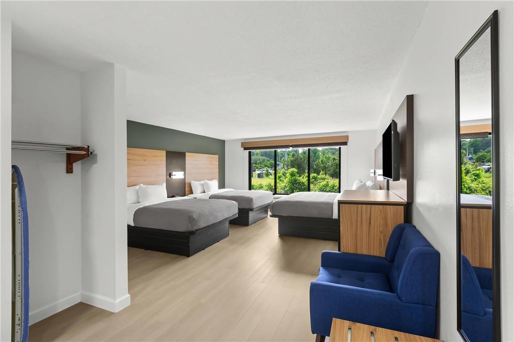 QUALITY INN TALLAPOOSA-guestroom-Guest Room,On-Site.jpg