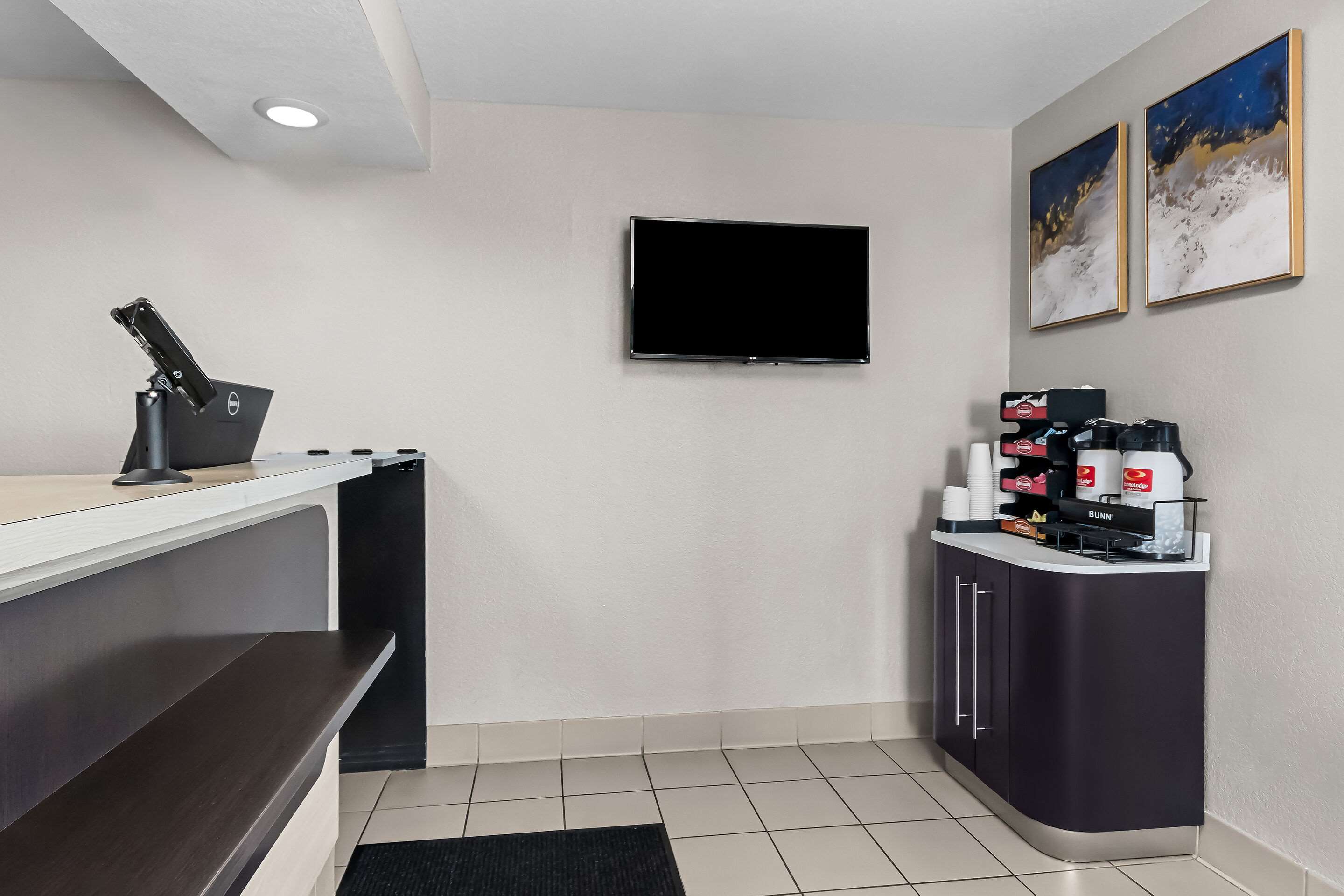 Front desk | Econo Lodge