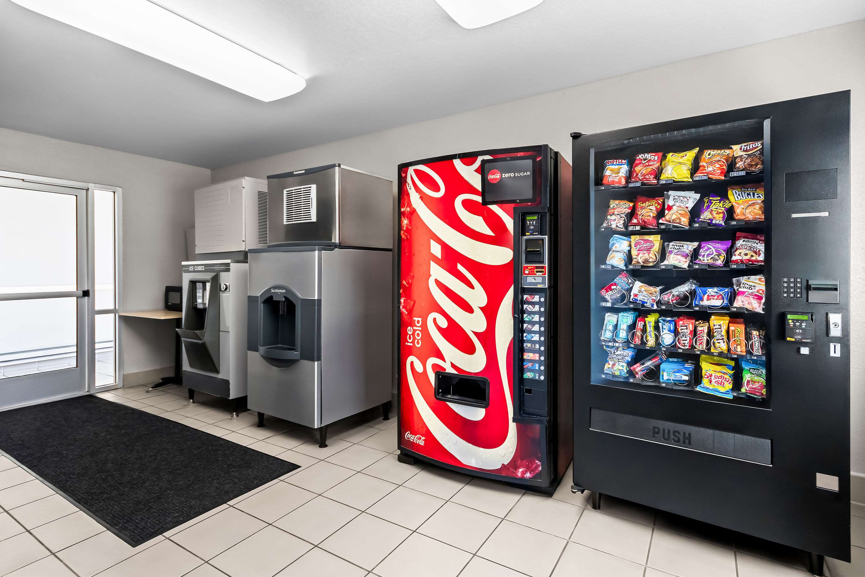 Hotel vending area | Econo Lodge