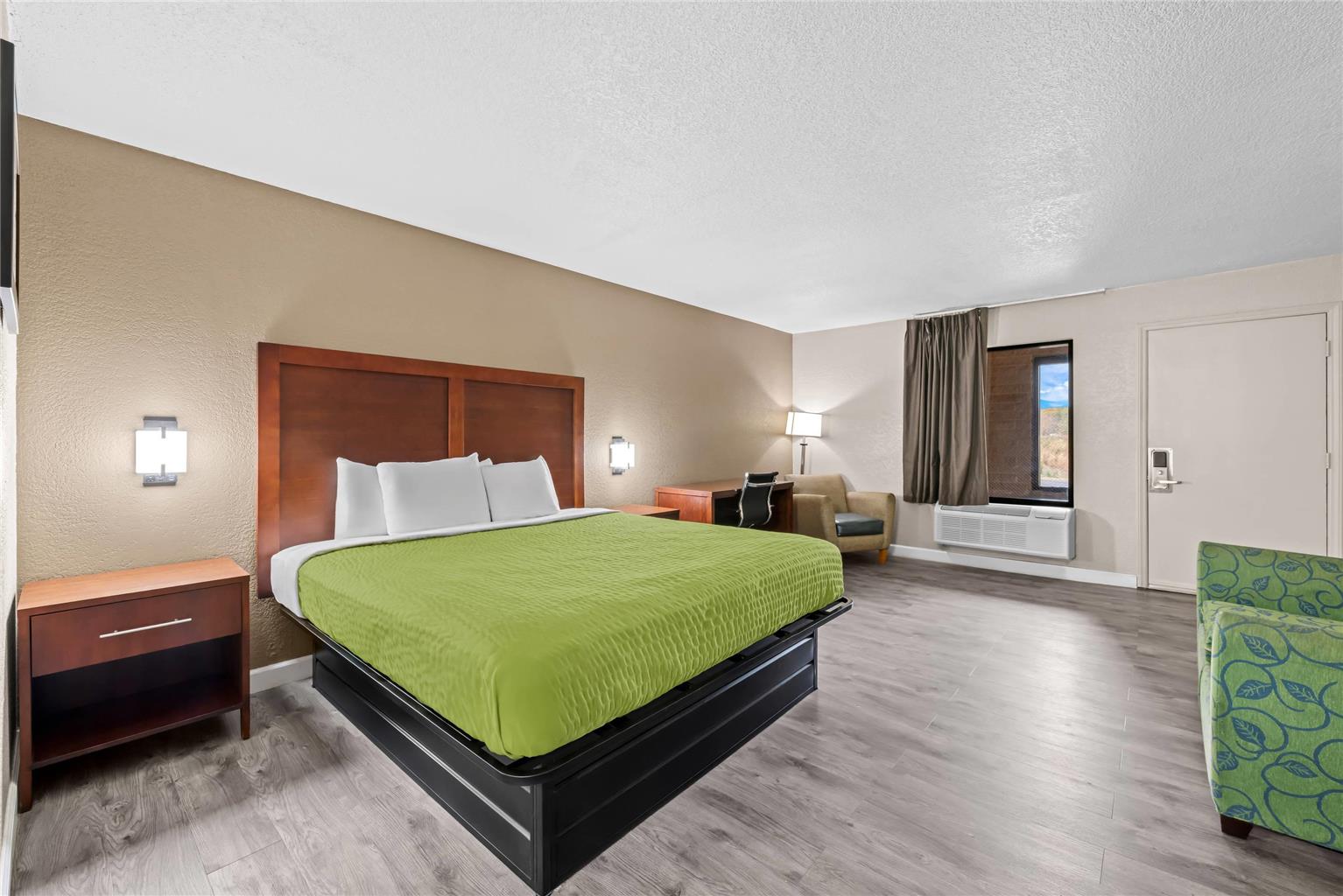 ECONO LODGE KANNAPOLIS - CONCORD-guestroom-Guest Room,On-Site.jpg