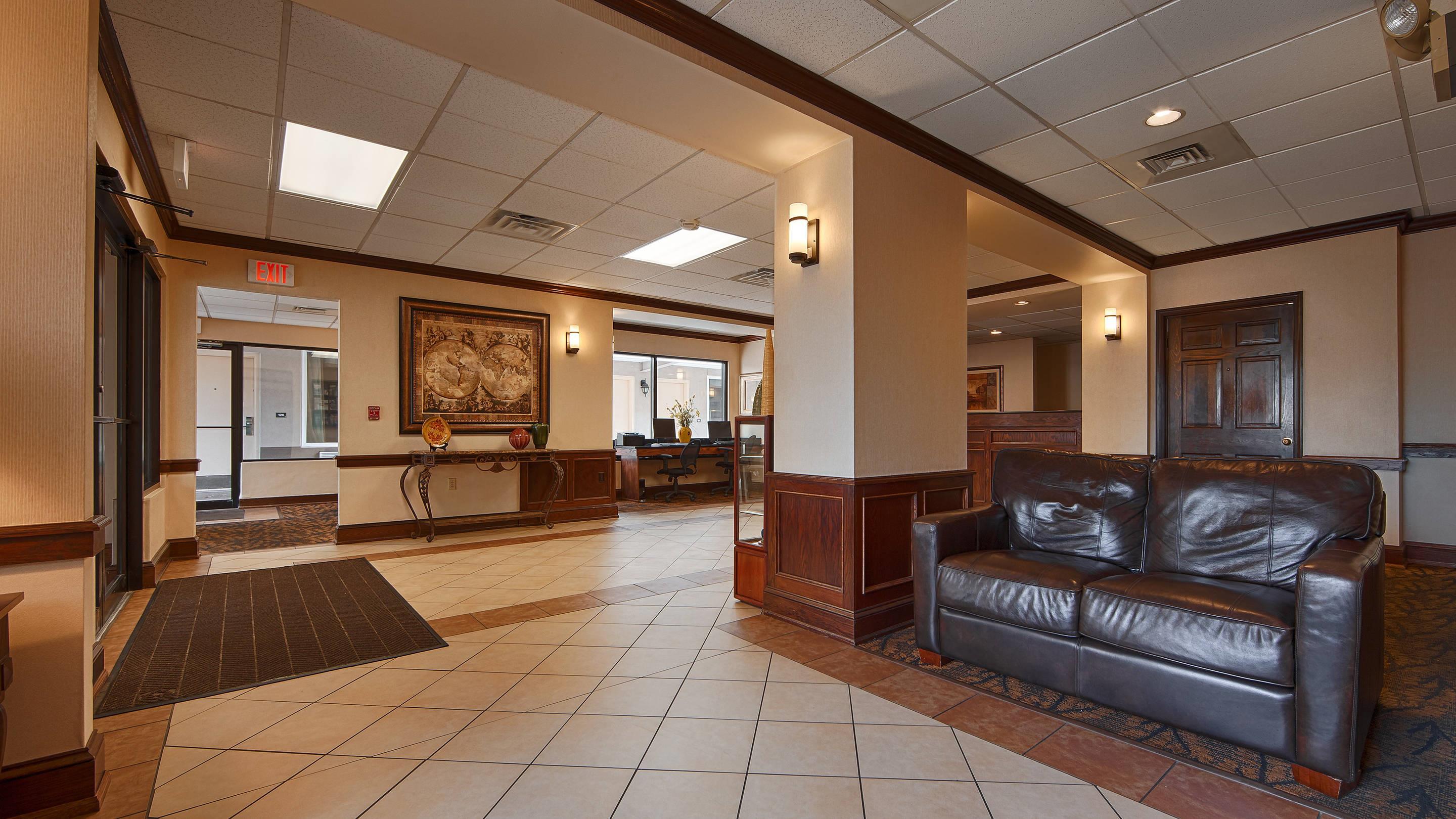 Hotel lobby | Quality Inn & Suites