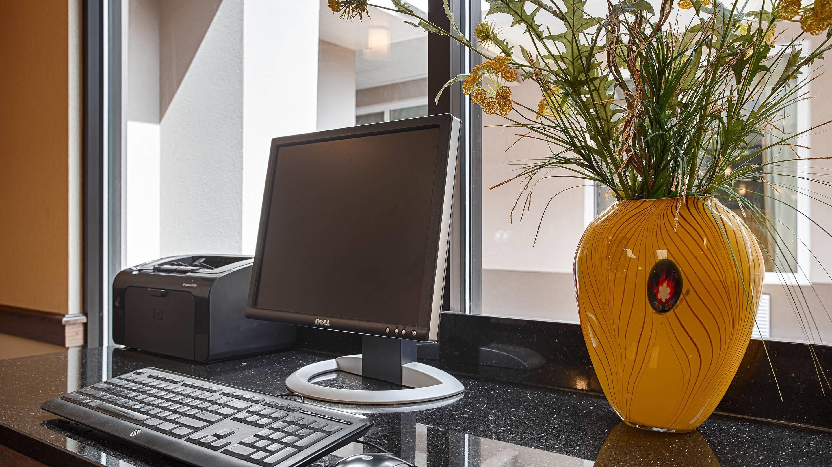 Business center | Quality Inn & Suites