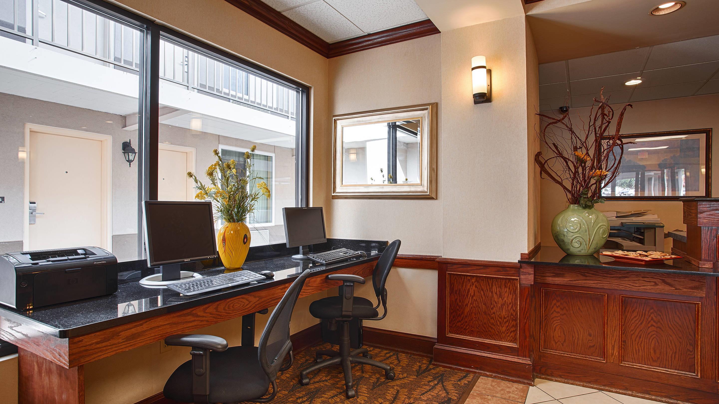 Business center | Quality Inn & Suites