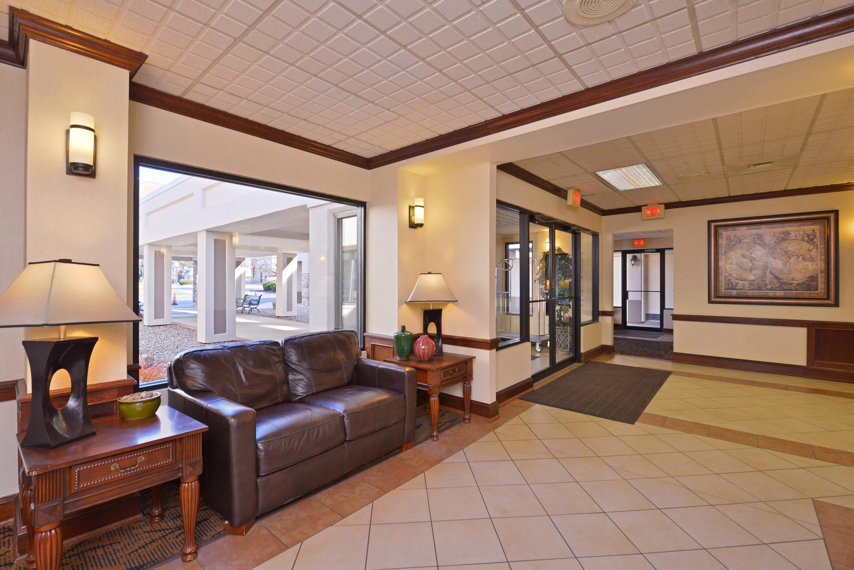 Hotel lobby | Quality Inn & Suites