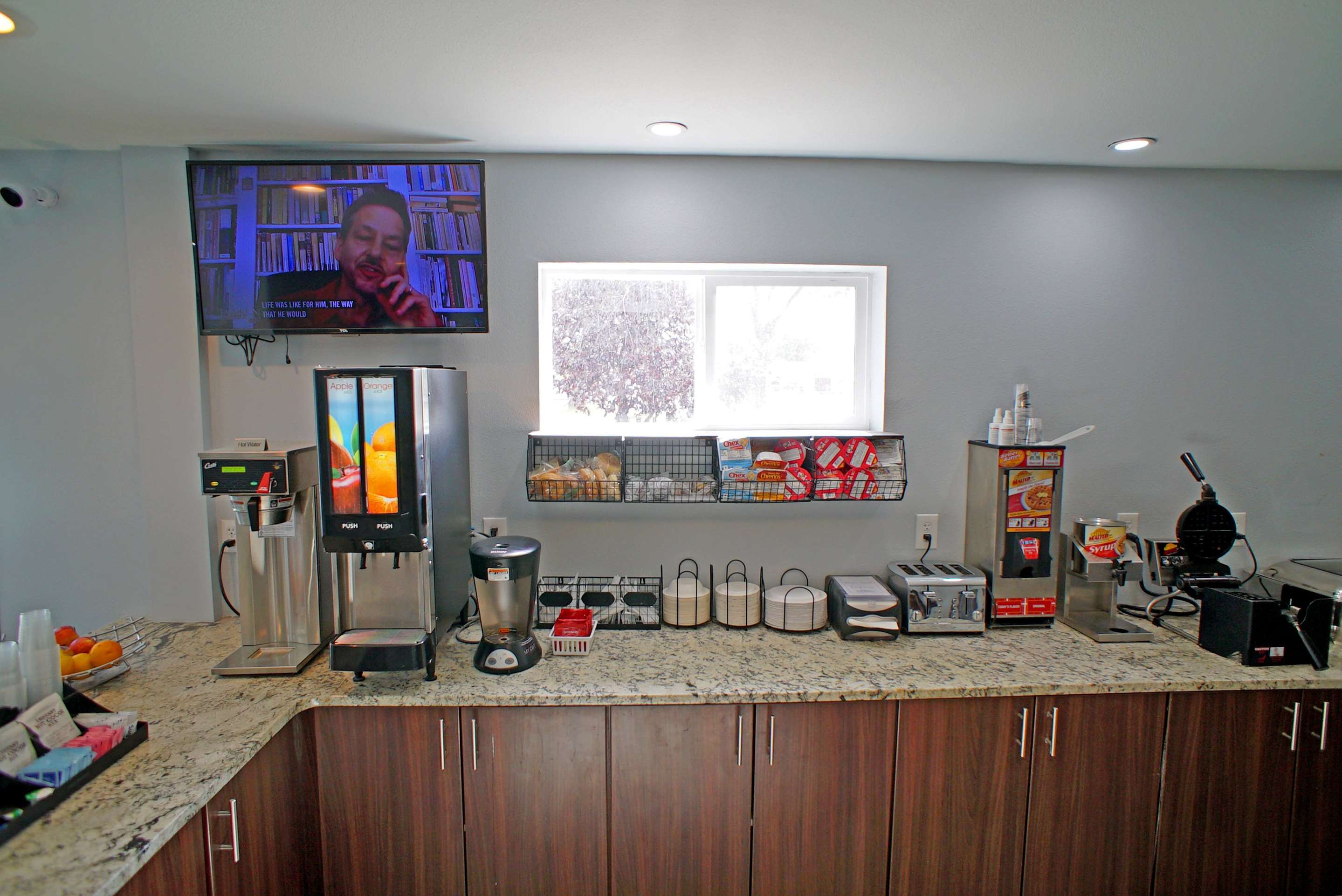 Breakfast Area | Baymont by Wyndham Monte Vista