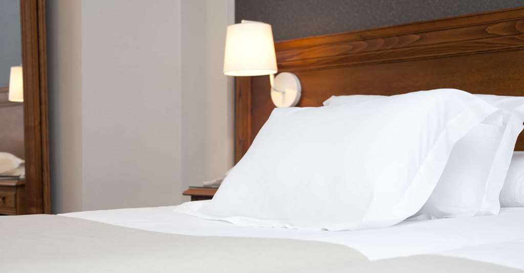 HOTEL FELIPE IV-guestroom-Guest Room,On-Site.jpg