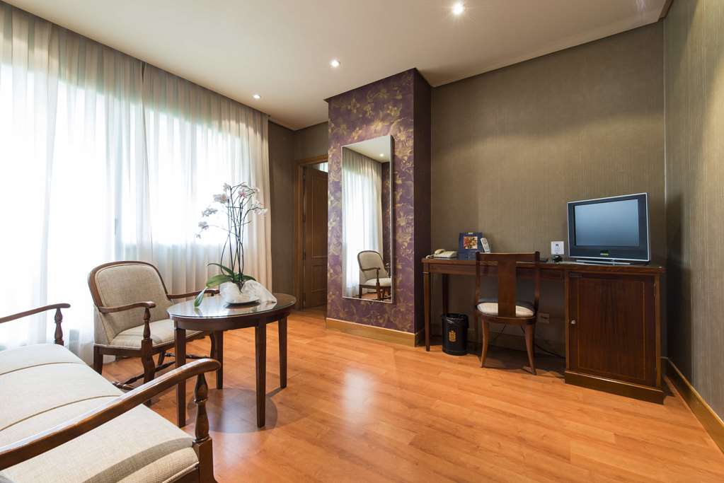 HOTEL FELIPE IV-guestroom-Guest Room,Suite,On-Site.jpg