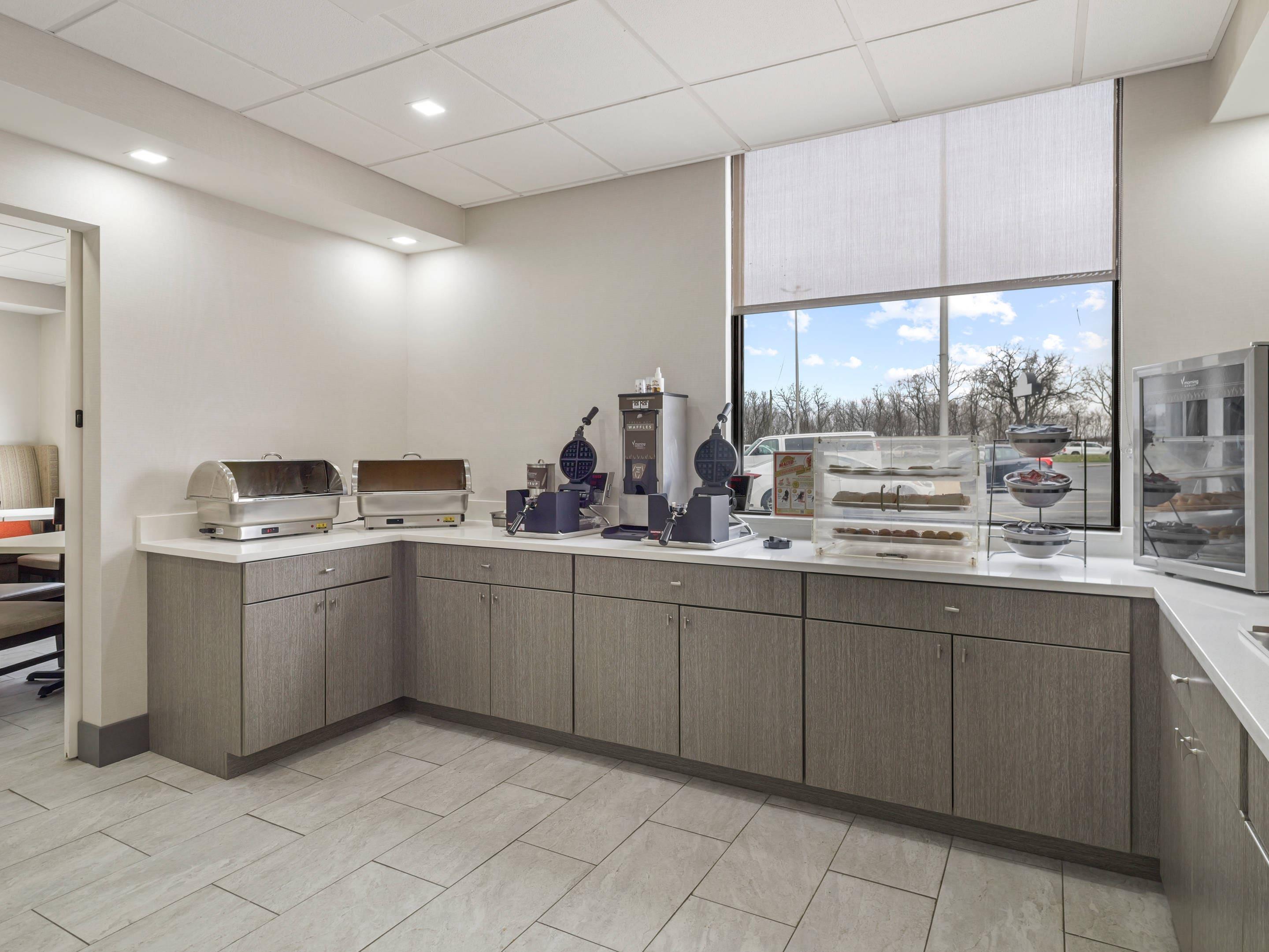 Breakfast area | Sleep Inn Chambersburg