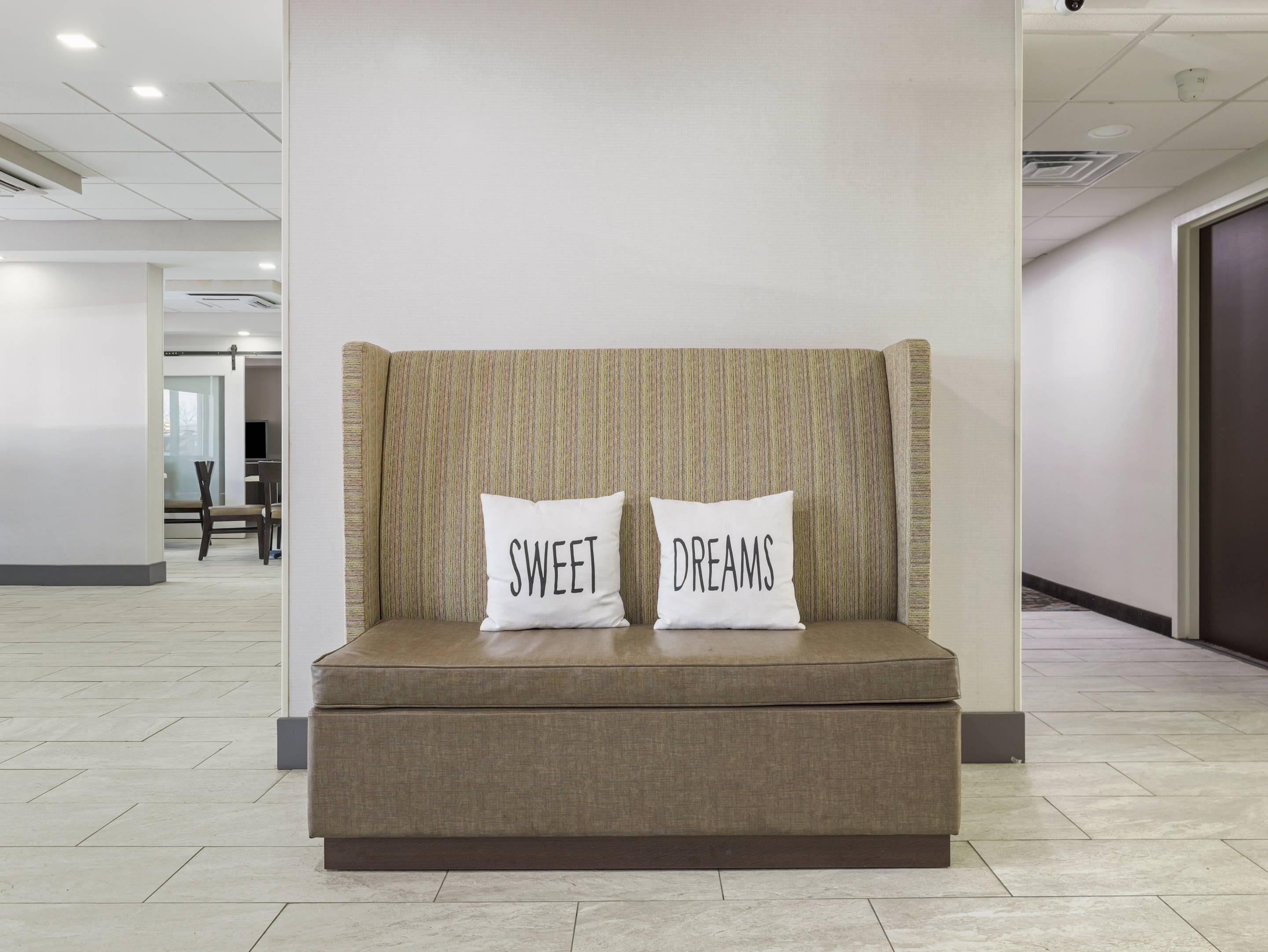 Hotel lobby | Sleep Inn Chambersburg