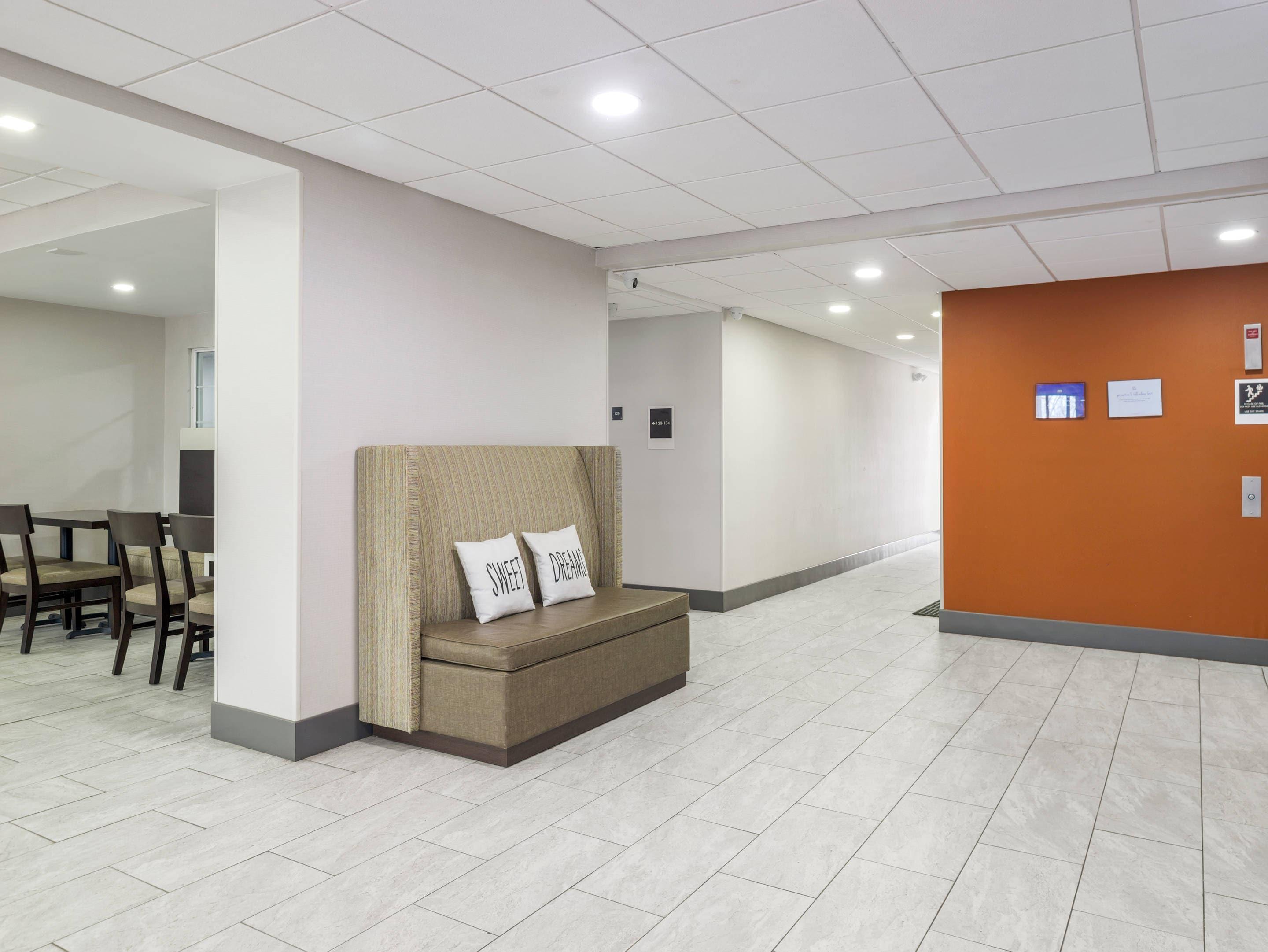 Hotel lobby | Sleep Inn Chambersburg