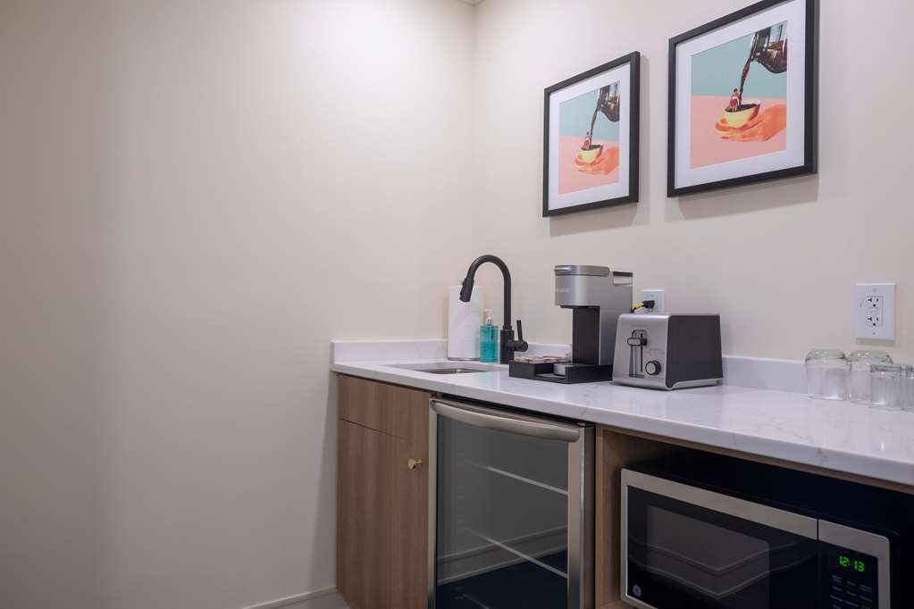 THE HOLBROOK HOTEL-guestroom-Guest Room,Guest Room Amenity,On-Site.jpg